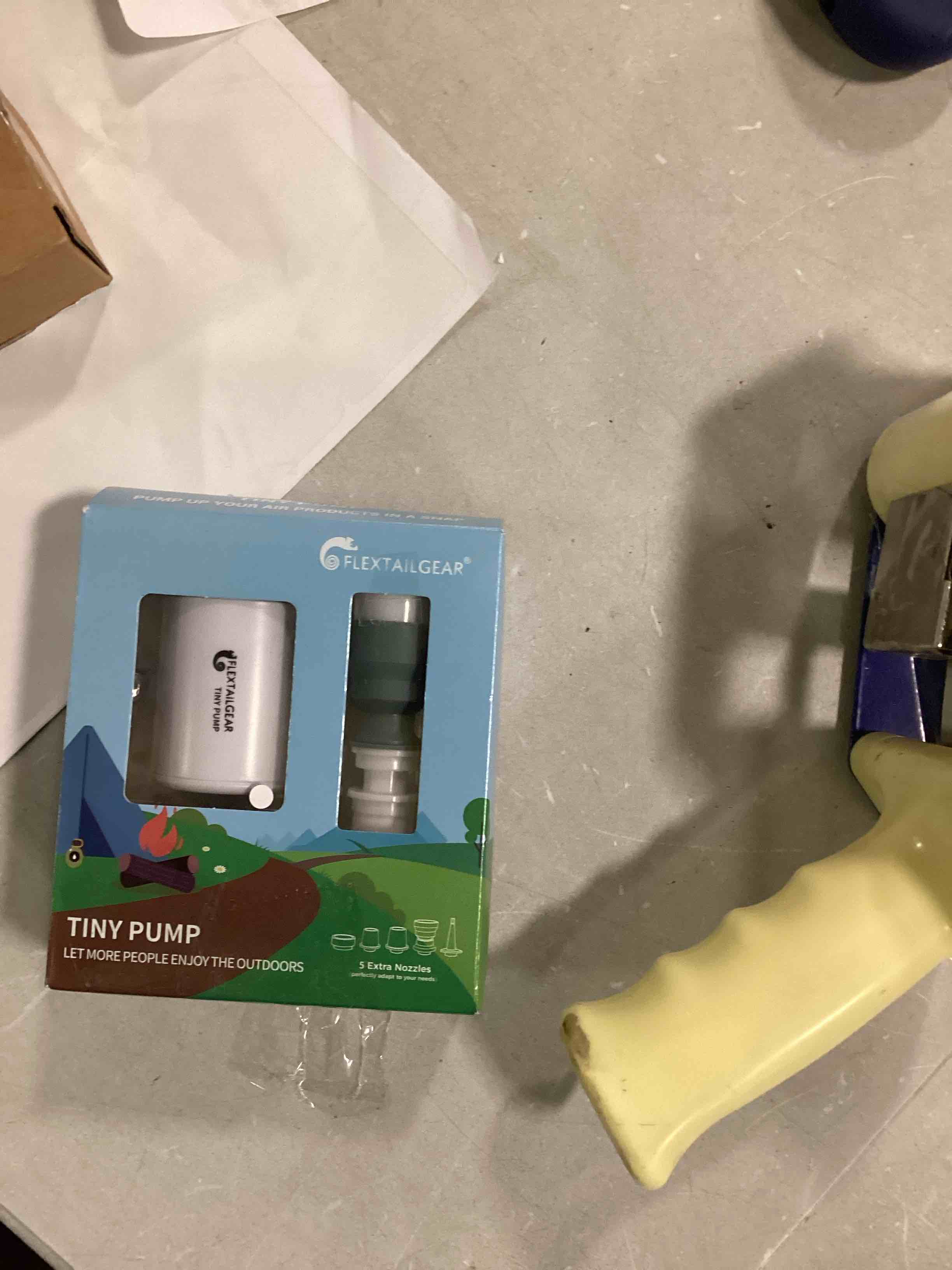 https://s3.amazonaws.com/lotting-images-prod/bidfta/BLU5712786_1714064165548.jpeg