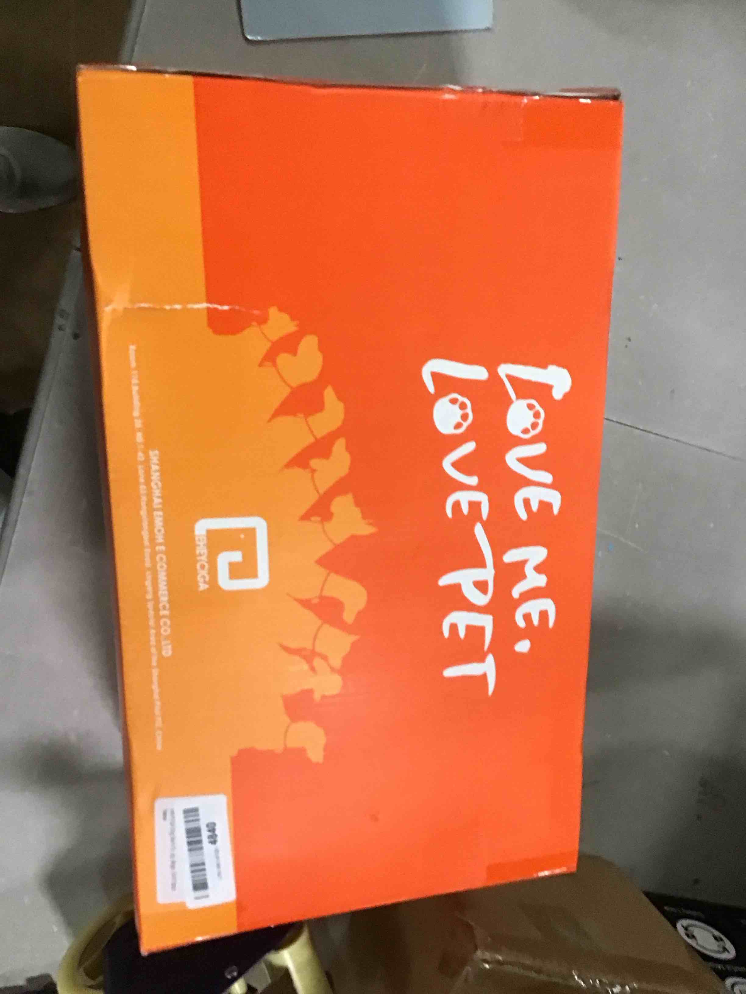https://s3.amazonaws.com/lotting-images-prod/bidfta/BLU5713300_1714417391530.jpeg