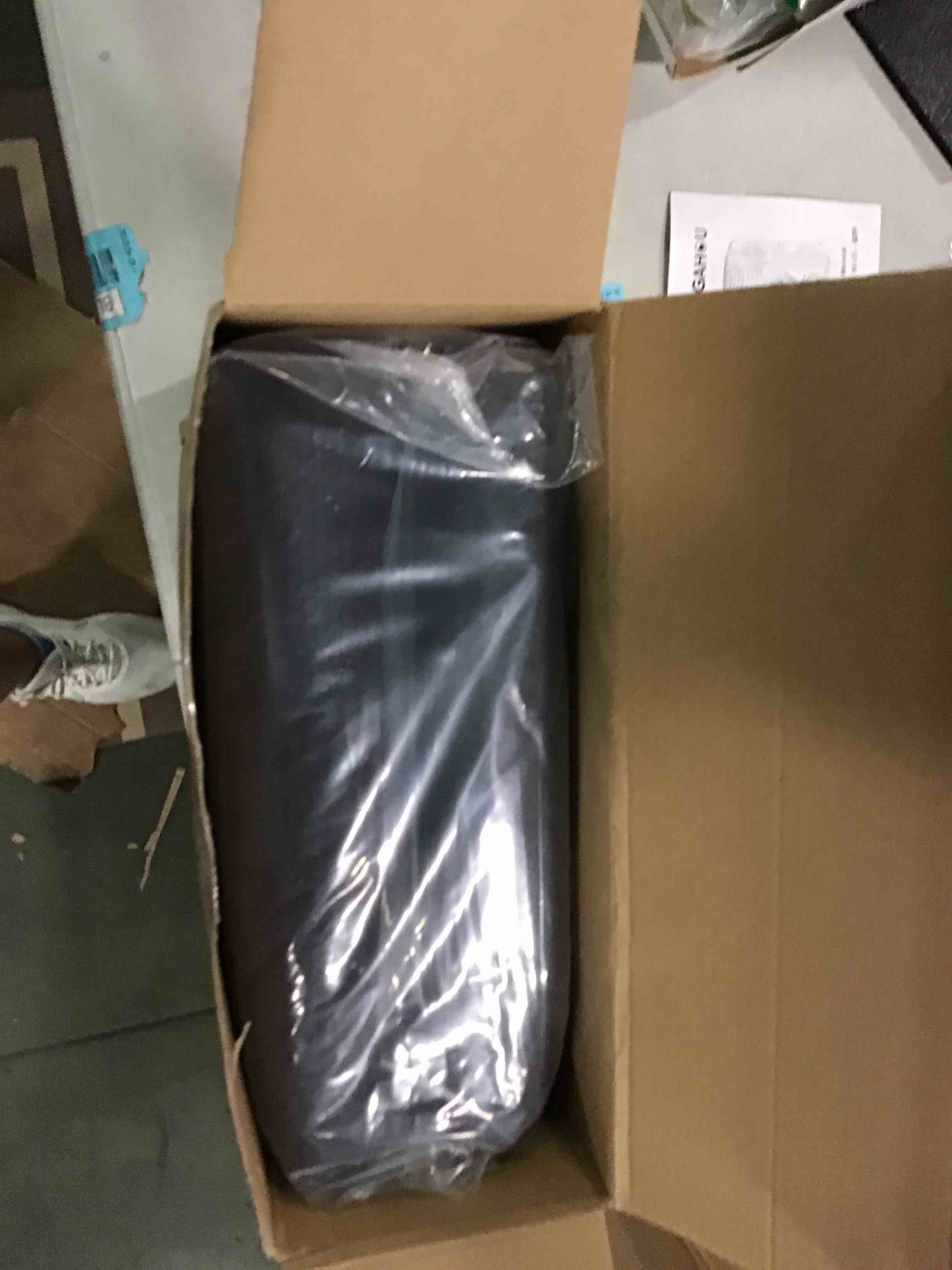 https://s3.amazonaws.com/lotting-images-prod/bidfta/BLU5713315_1714419482850.jpeg