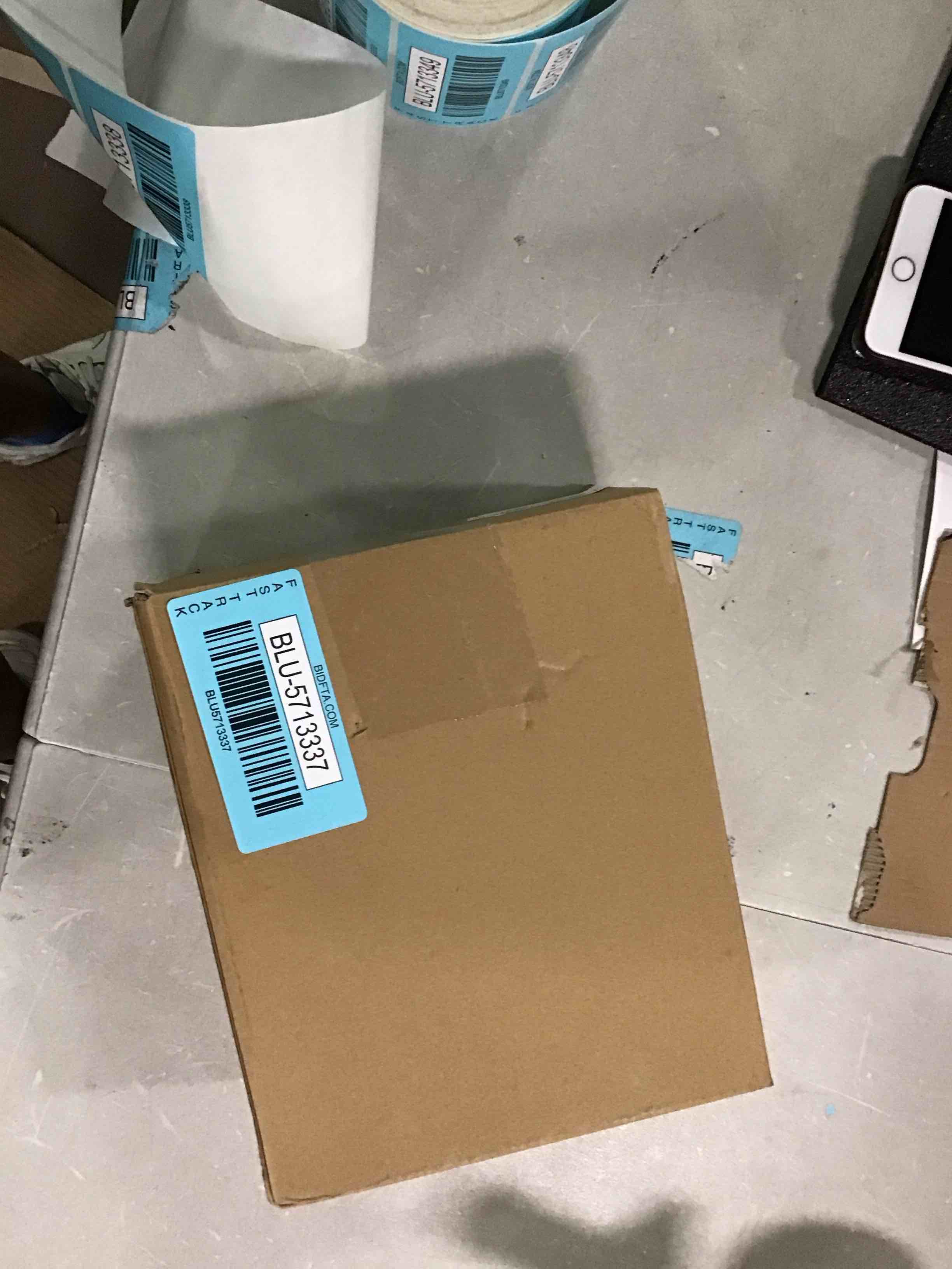 https://s3.amazonaws.com/lotting-images-prod/bidfta/BLU5713337_1714421541470.jpeg
