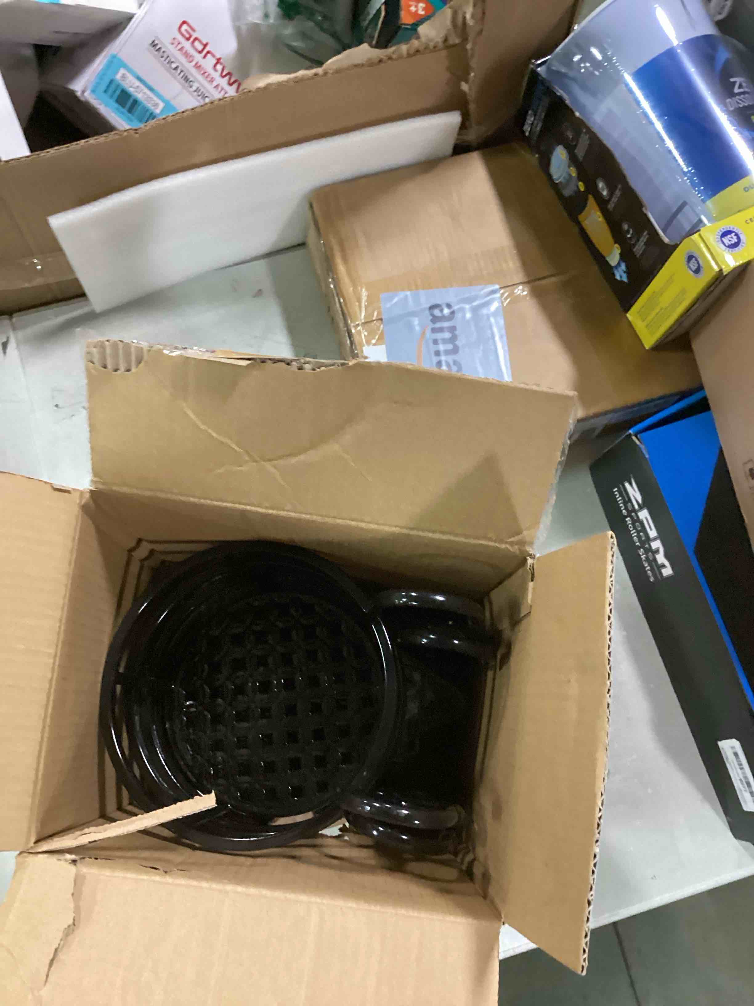 https://s3.amazonaws.com/lotting-images-prod/bidfta/BLU5713375_1714481514379.jpeg