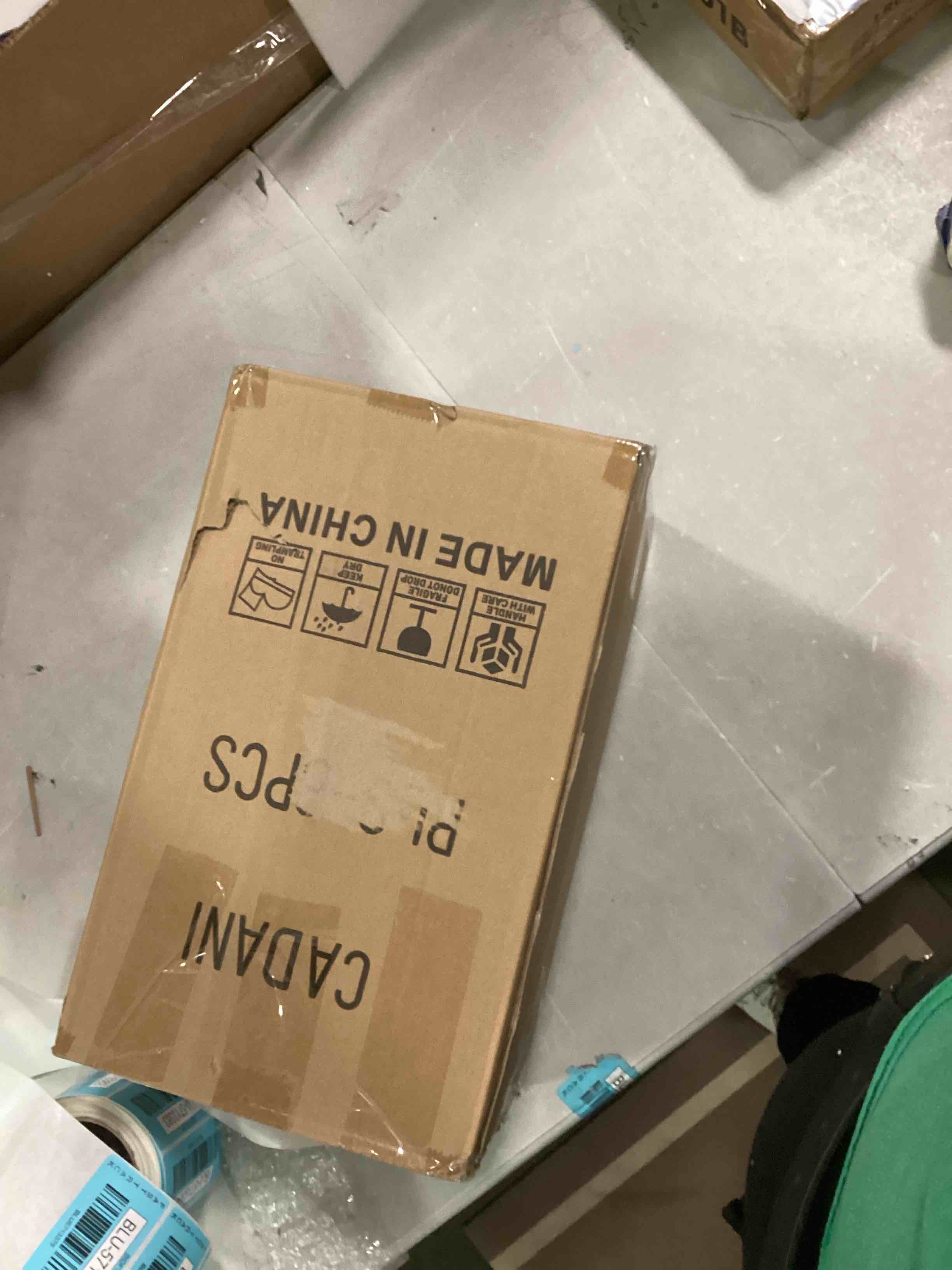 https://s3.amazonaws.com/lotting-images-prod/bidfta/BLU5713375_1714481525362.jpeg
