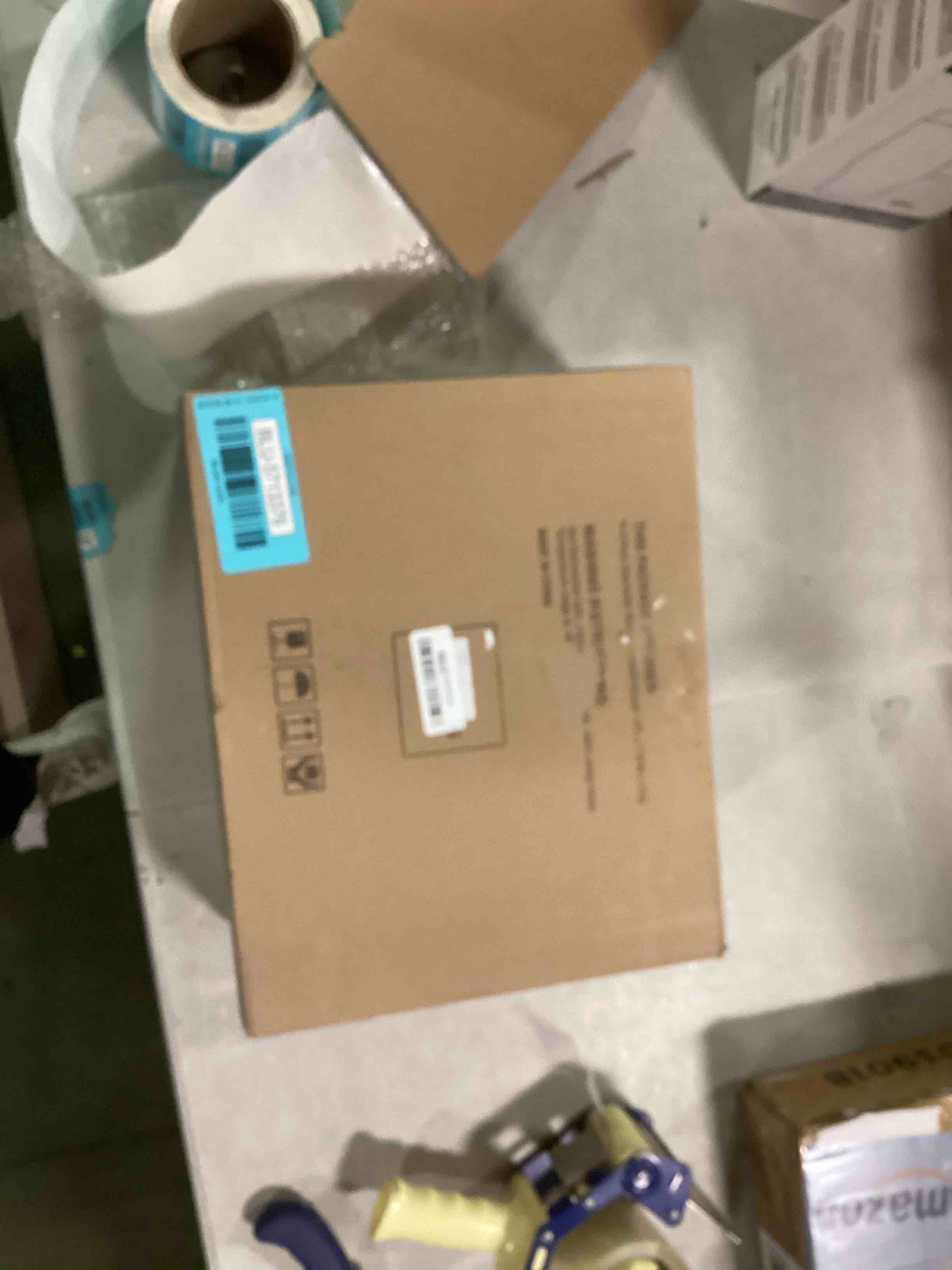 https://s3.amazonaws.com/lotting-images-prod/bidfta/BLU5713376_1714481596979.jpeg