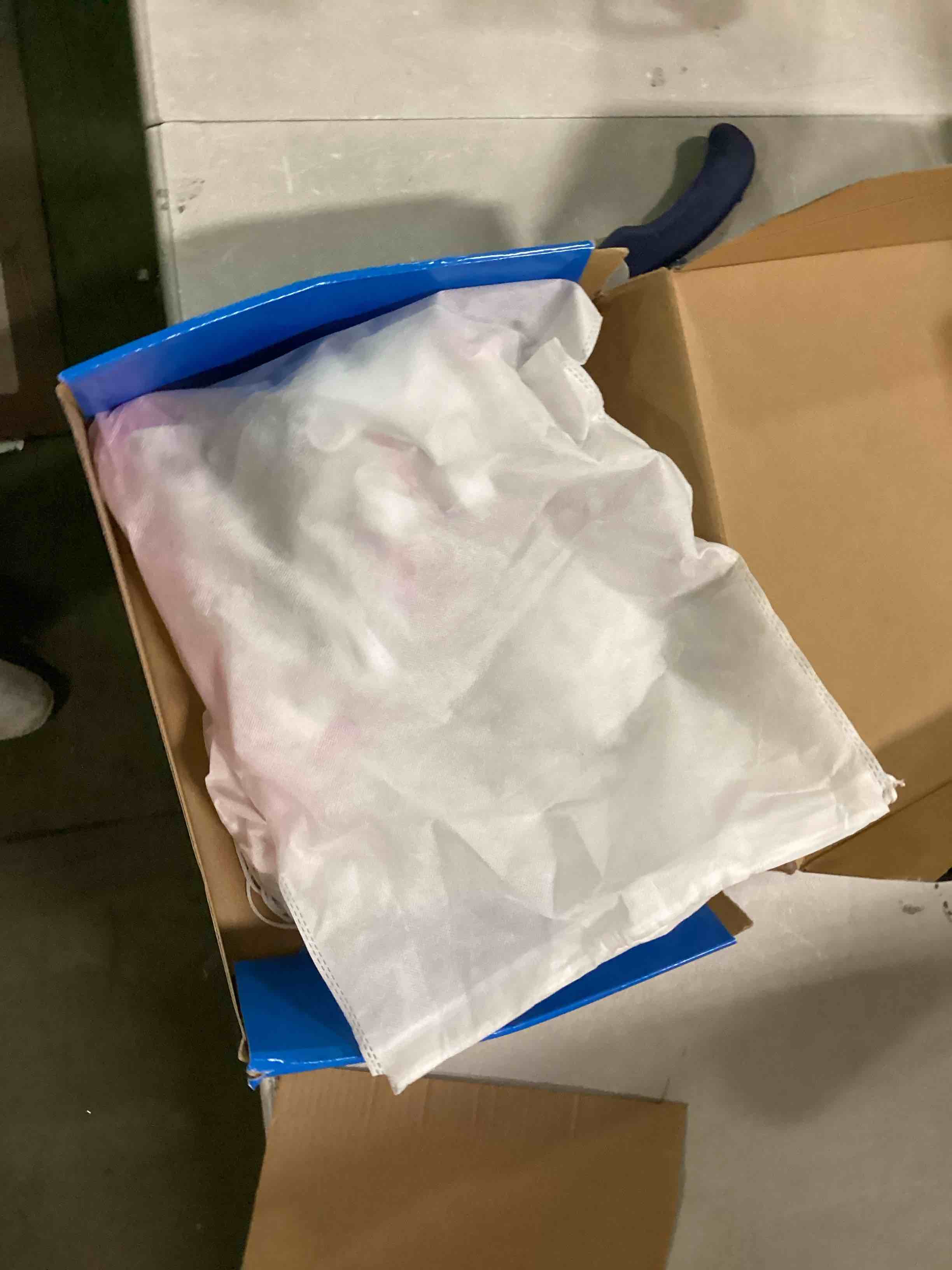 https://s3.amazonaws.com/lotting-images-prod/bidfta/BLU5713379_1714481860470.jpeg