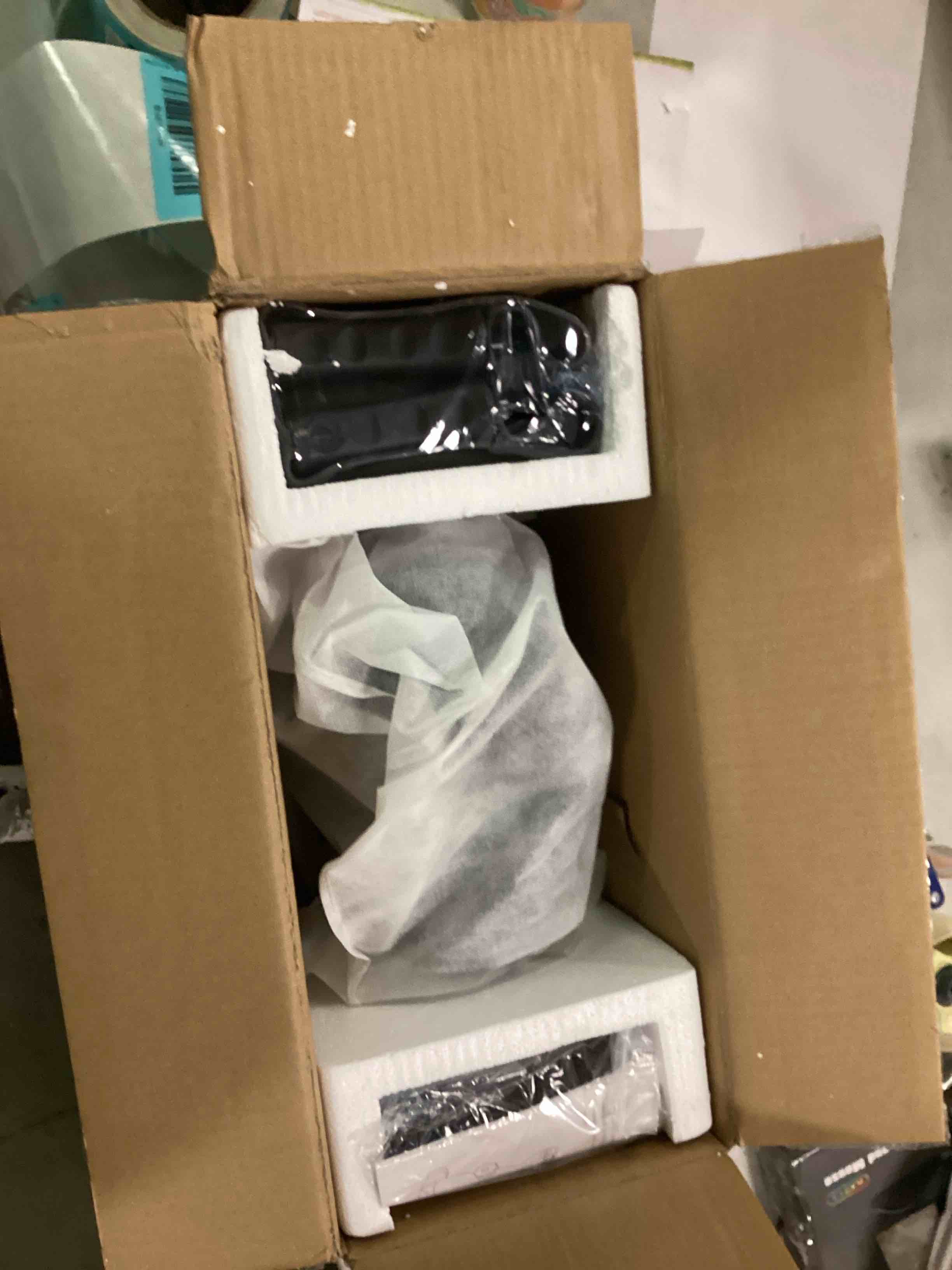 https://s3.amazonaws.com/lotting-images-prod/bidfta/BLU5713388_1714482749440.jpeg