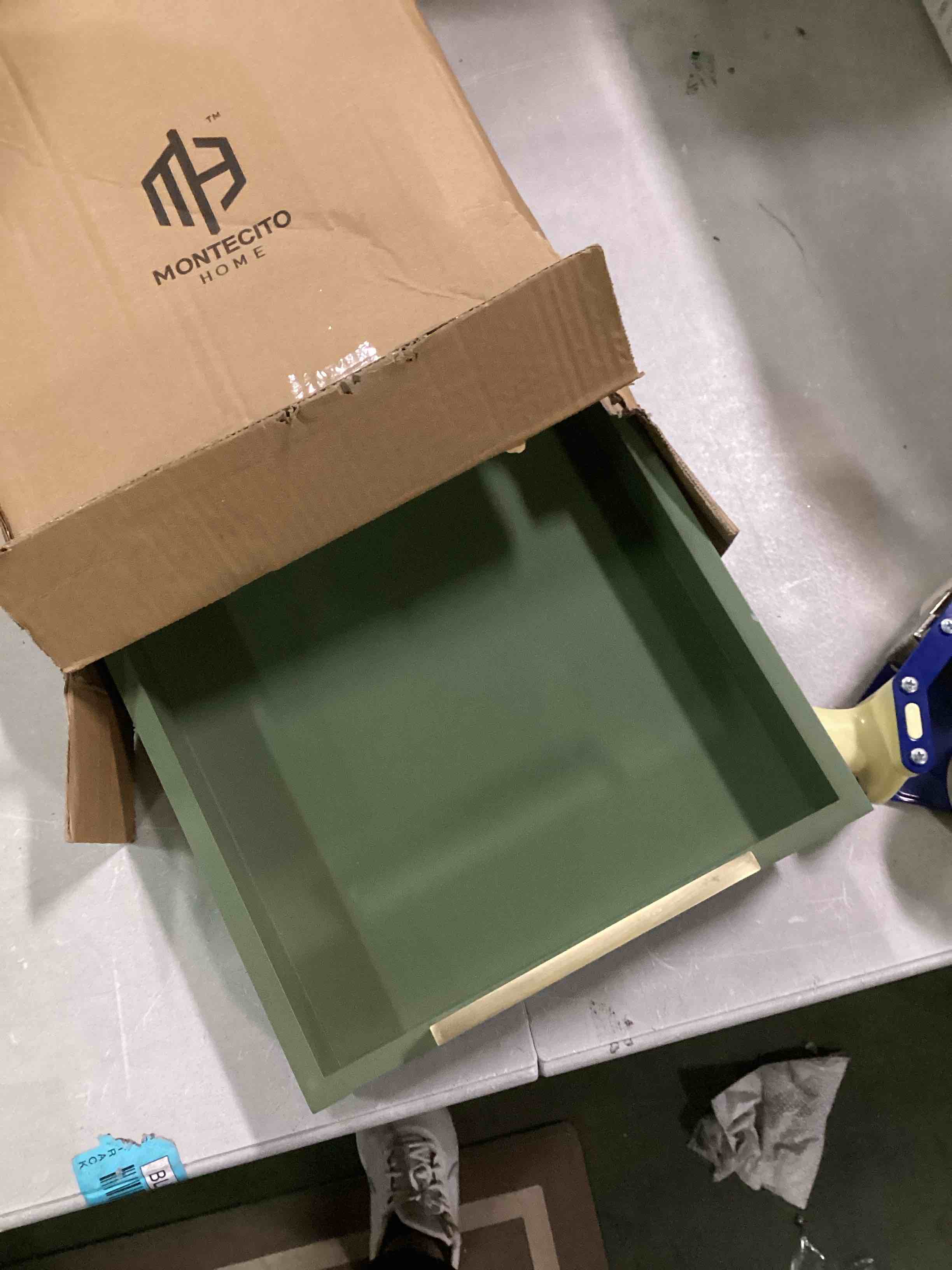 https://s3.amazonaws.com/lotting-images-prod/bidfta/BLU5713393_1714483930441.jpeg