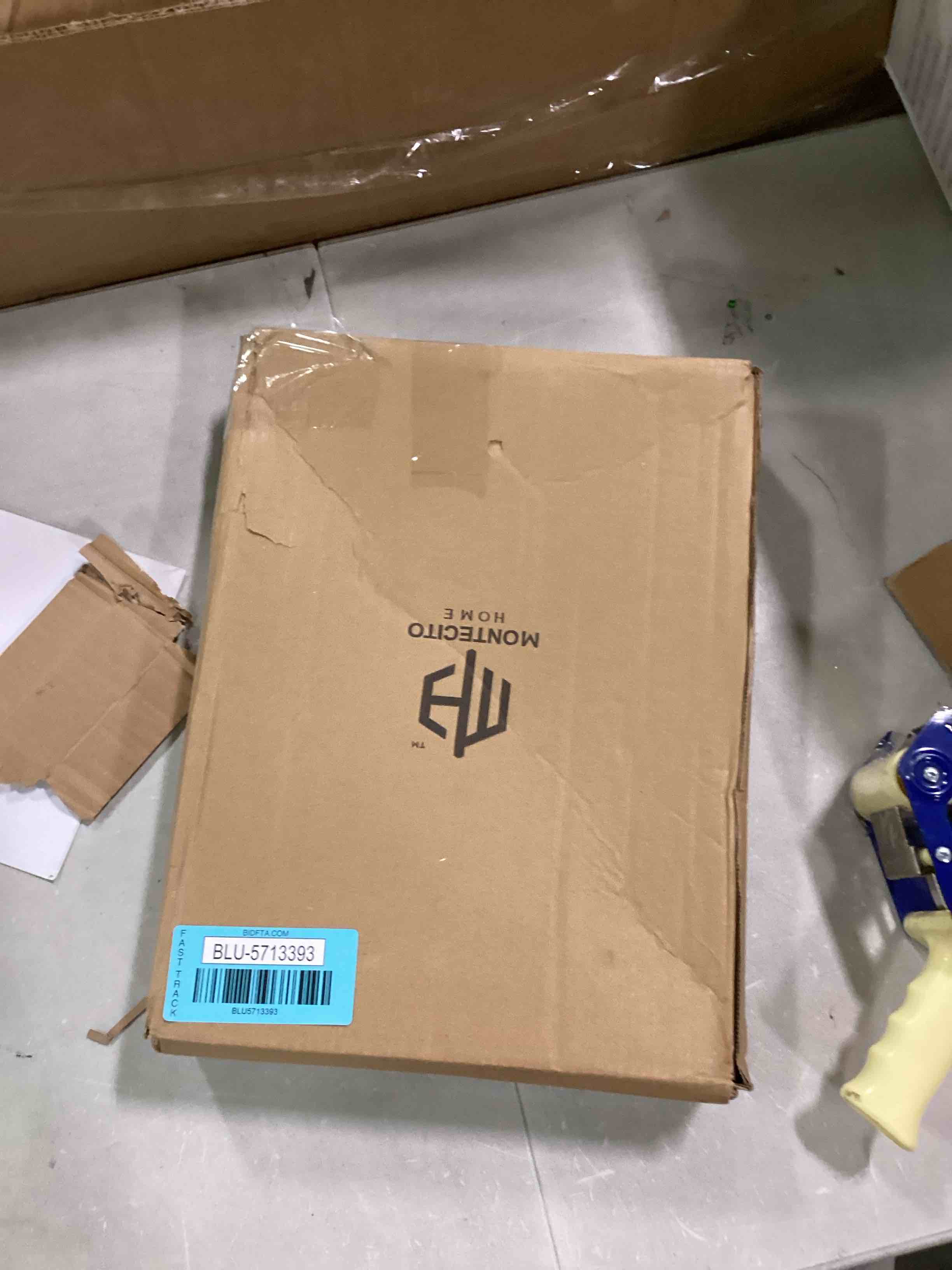 https://s3.amazonaws.com/lotting-images-prod/bidfta/BLU5713393_1714483953208.jpeg