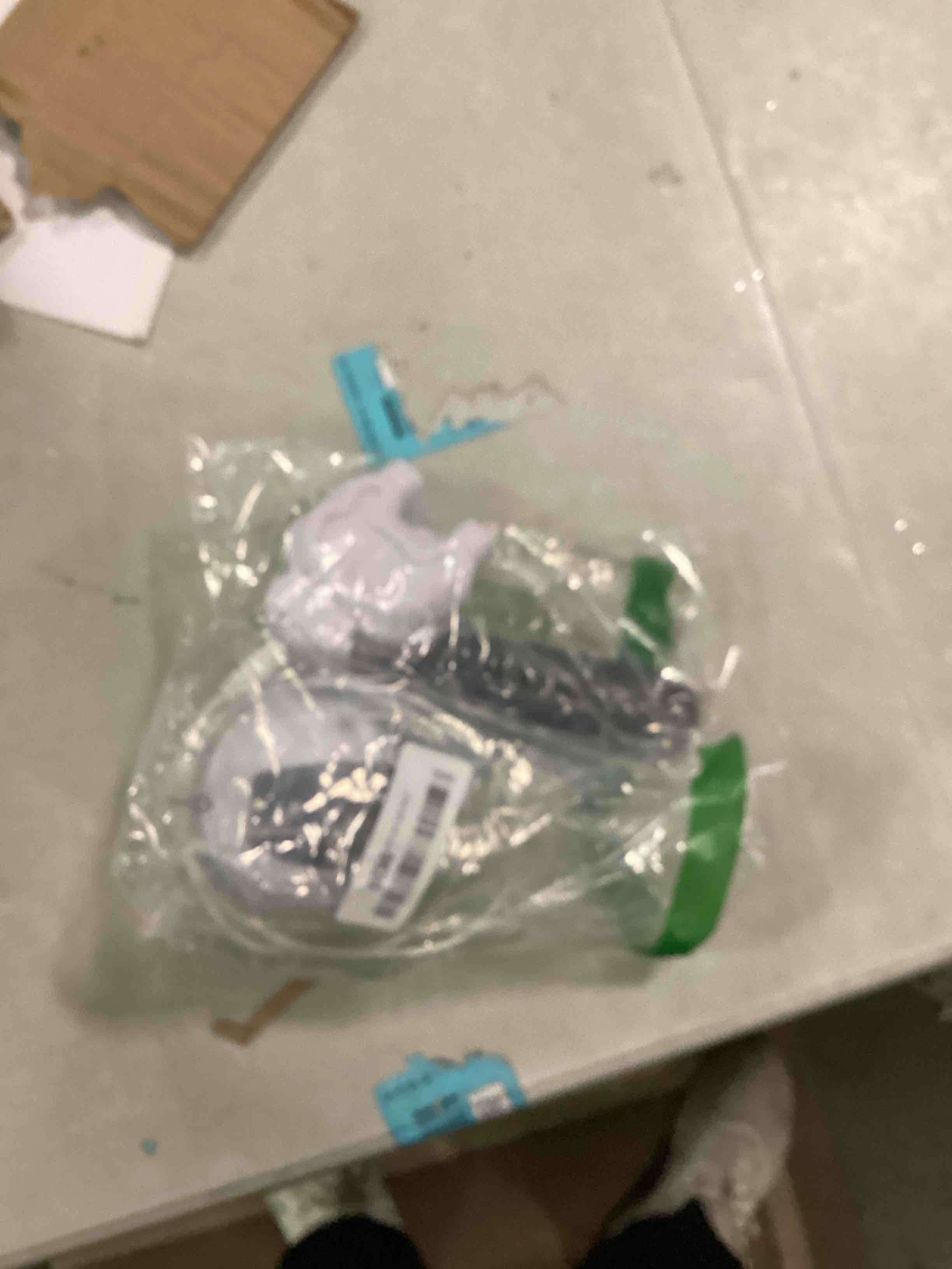 https://s3.amazonaws.com/lotting-images-prod/bidfta/BLU5713396_1714483976036.jpeg
