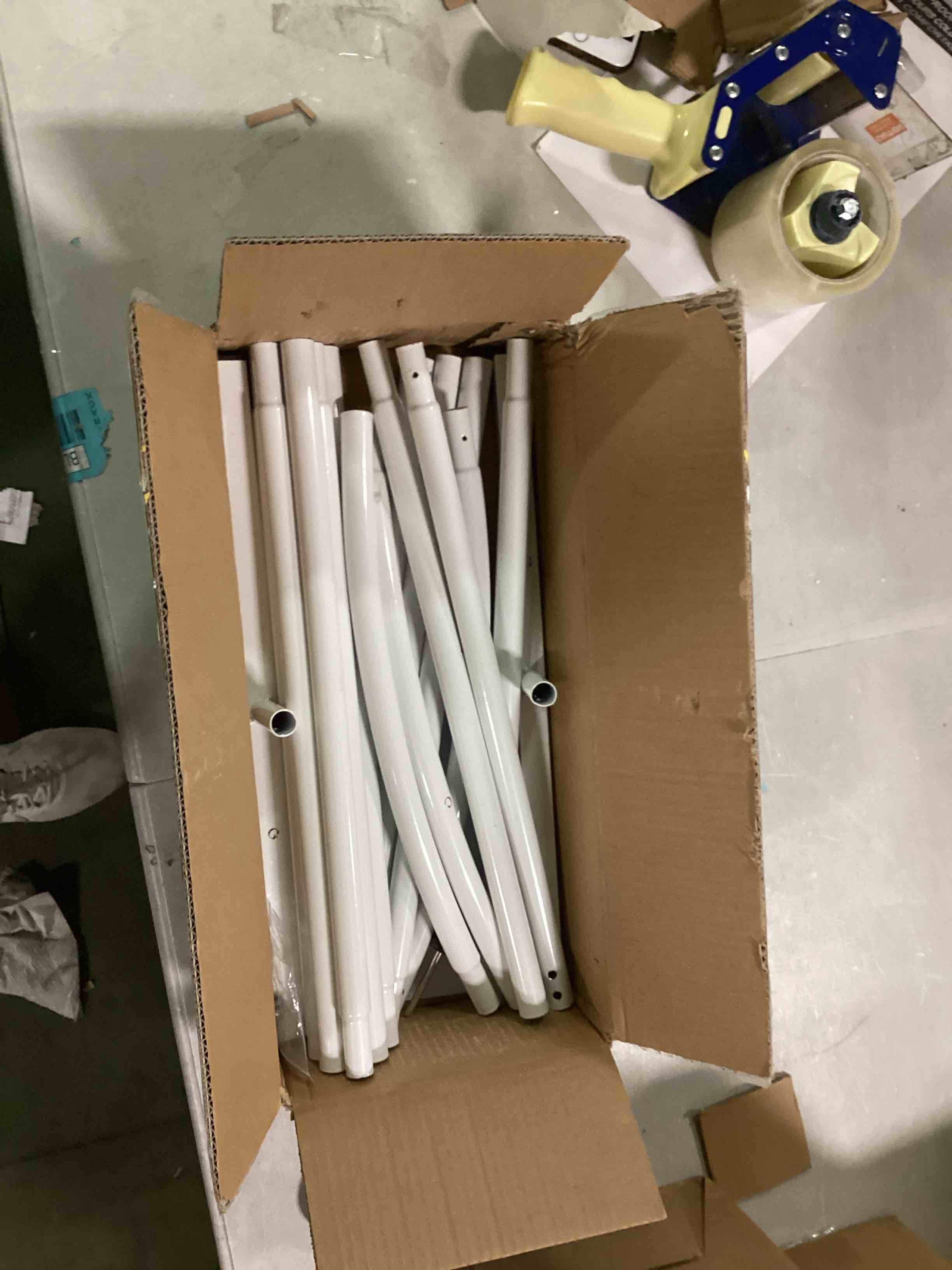 https://s3.amazonaws.com/lotting-images-prod/bidfta/BLU5713400_1714484155301.jpeg