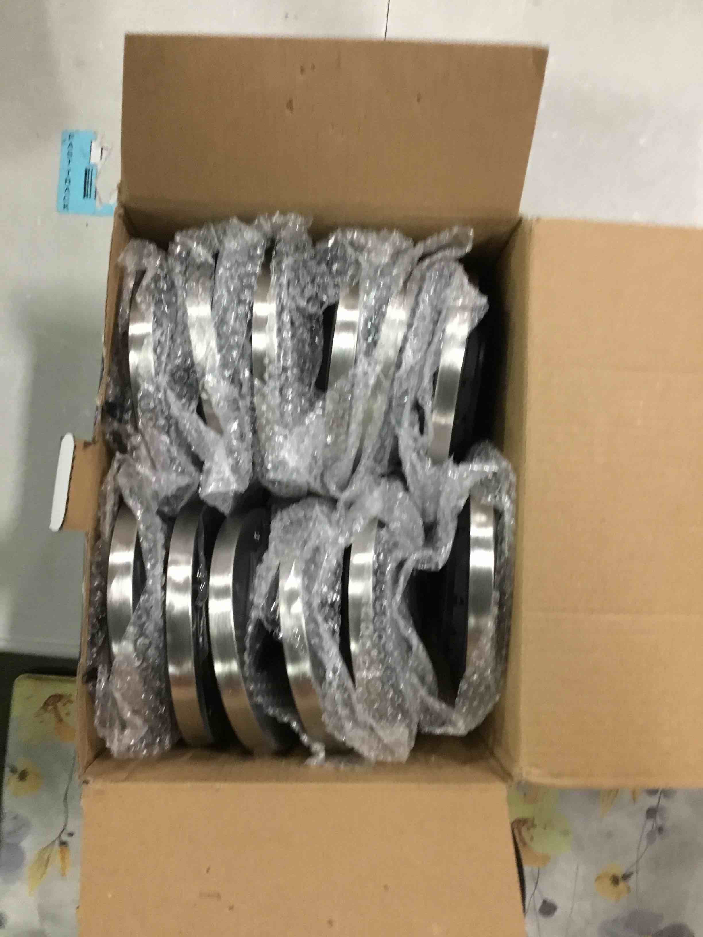 https://s3.amazonaws.com/lotting-images-prod/bidfta/BLU5713599_1714565803080.jpeg