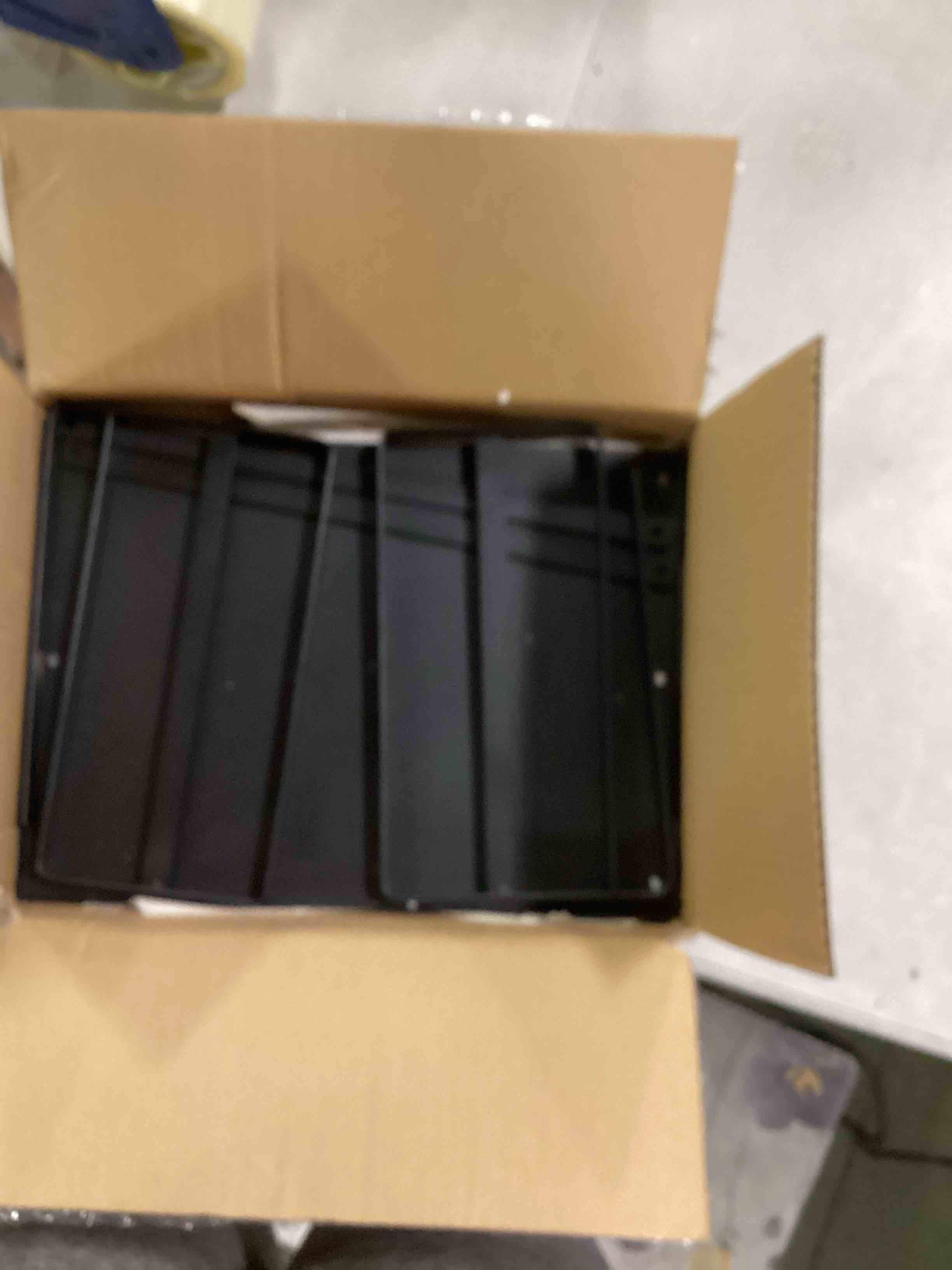 https://s3.amazonaws.com/lotting-images-prod/bidfta/BLU5713780_1714585489470.jpeg