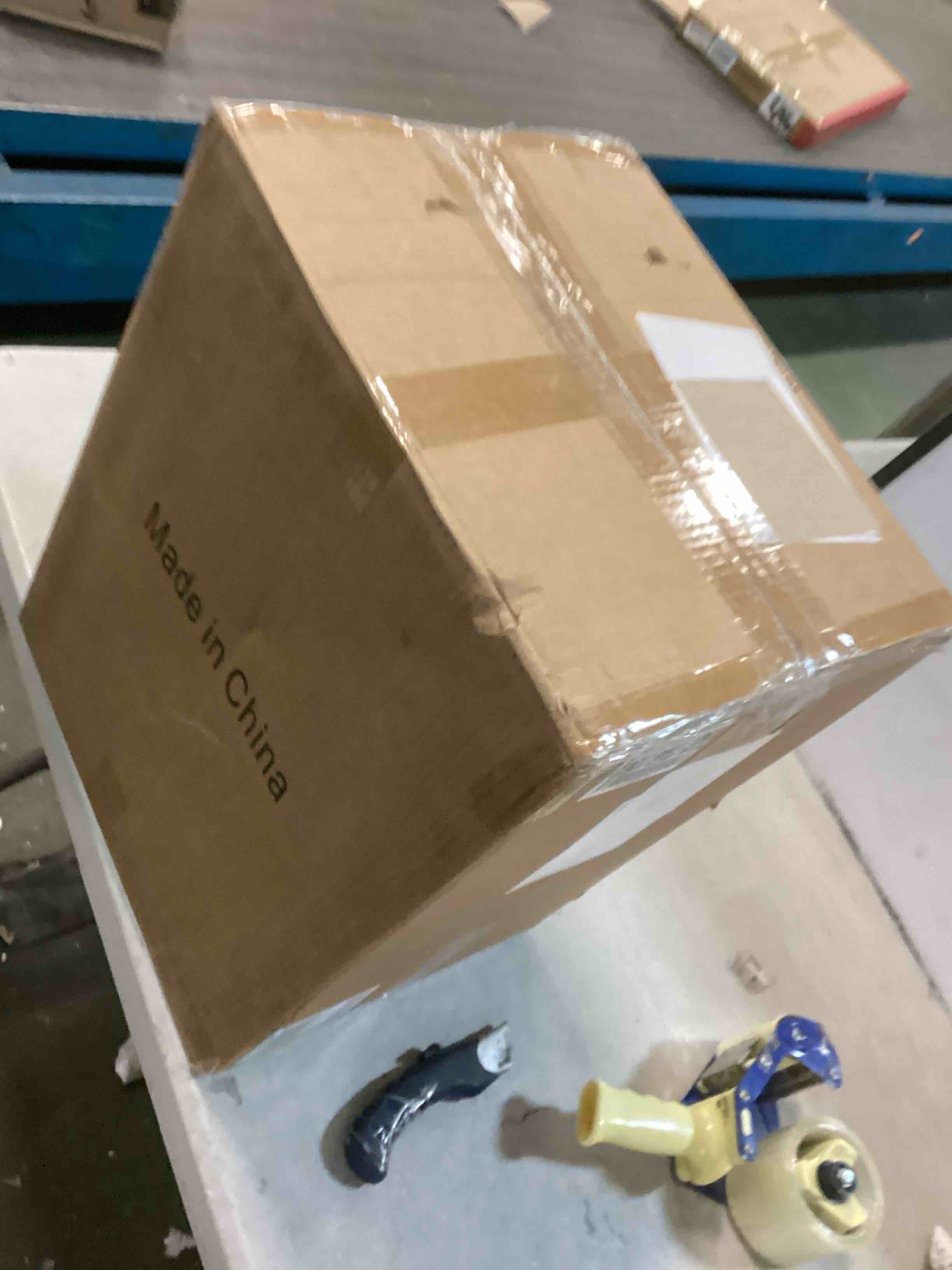 https://s3.amazonaws.com/lotting-images-prod/bidfta/BLU5714181_1714394384604.jpeg