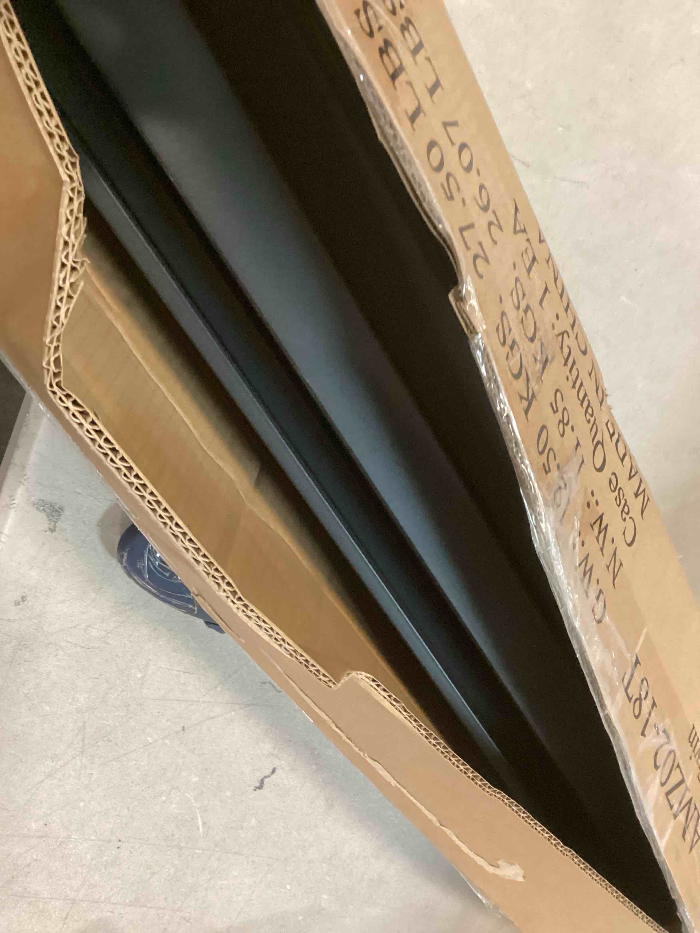 https://s3.amazonaws.com/lotting-images-prod/bidfta/BLU5714219_1714398092895.jpeg