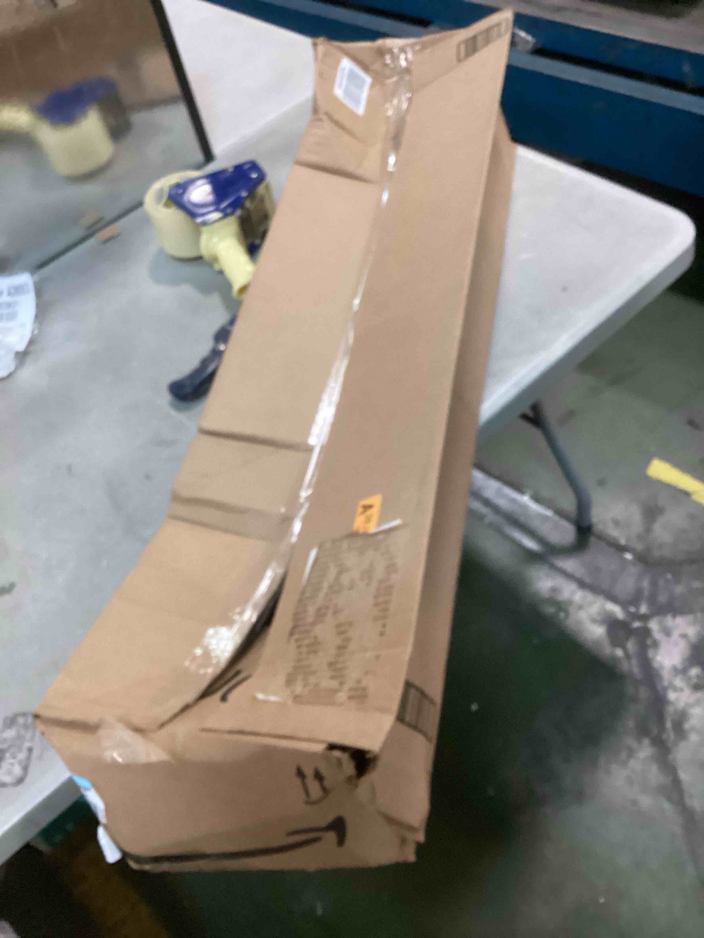 https://s3.amazonaws.com/lotting-images-prod/bidfta/BLU5714484_1714482611240.jpeg