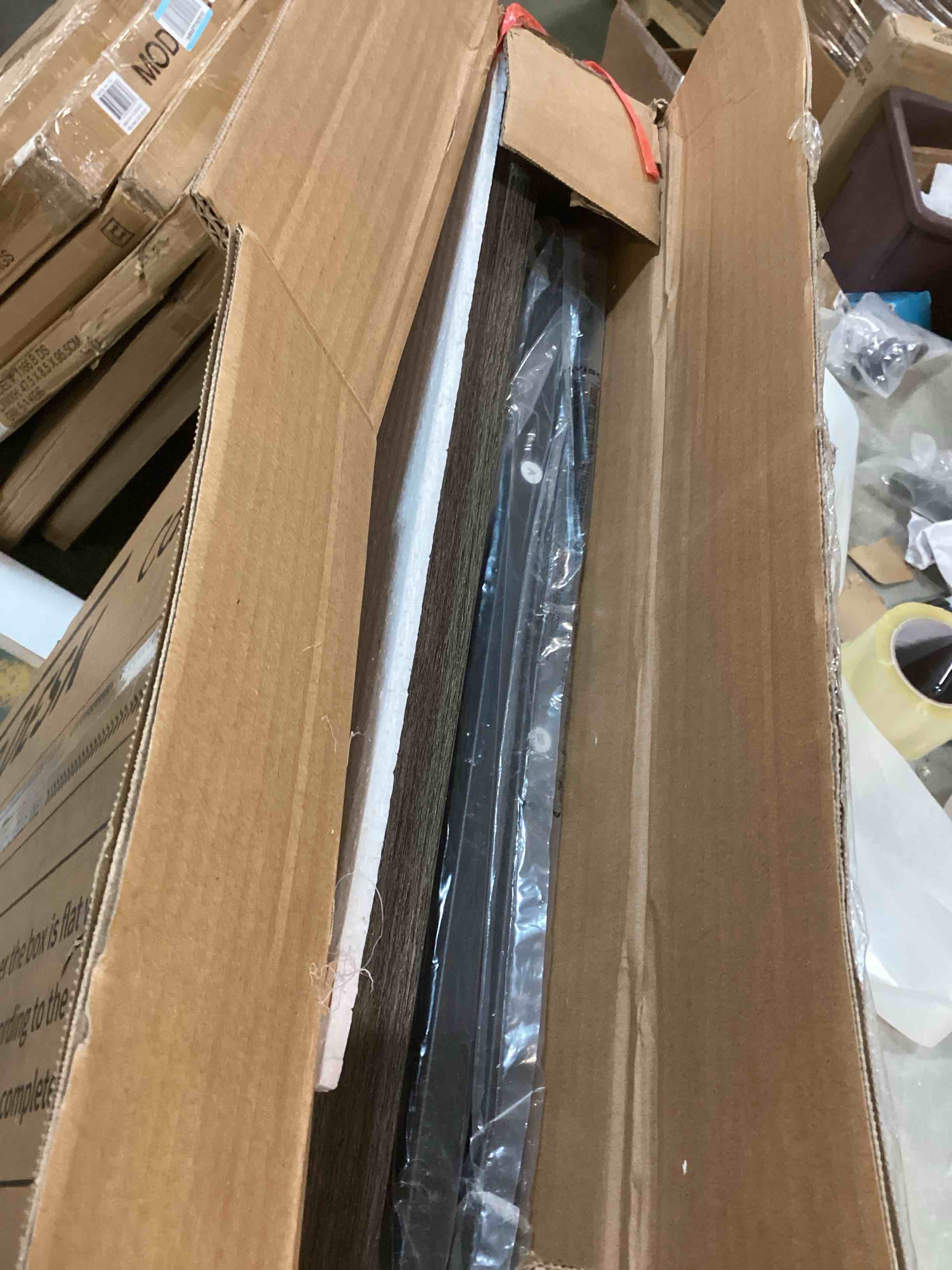 https://s3.amazonaws.com/lotting-images-prod/bidfta/BLU5714504_1714484888862.jpeg