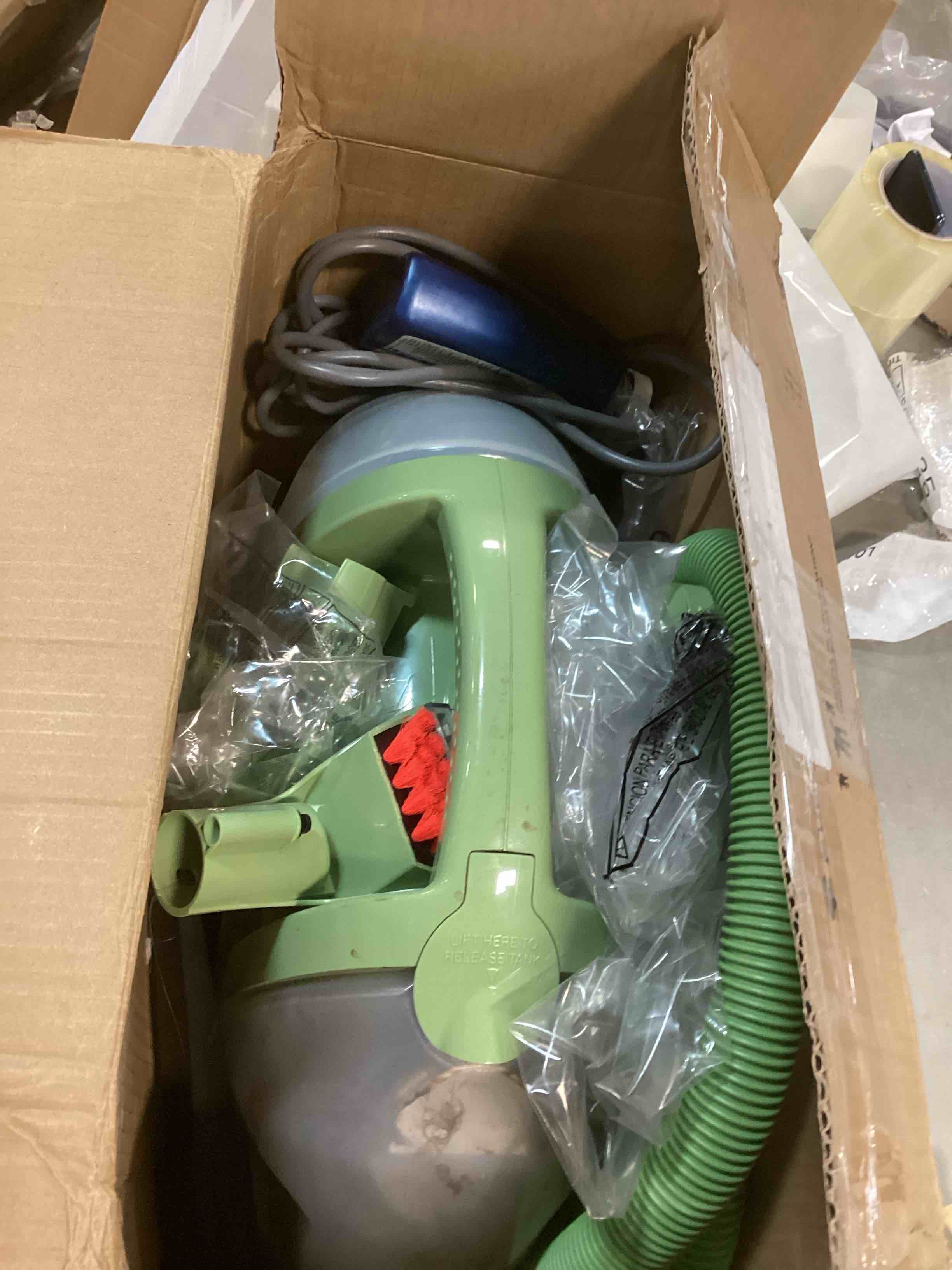 https://s3.amazonaws.com/lotting-images-prod/bidfta/BLU5714535_1714489023950.jpeg