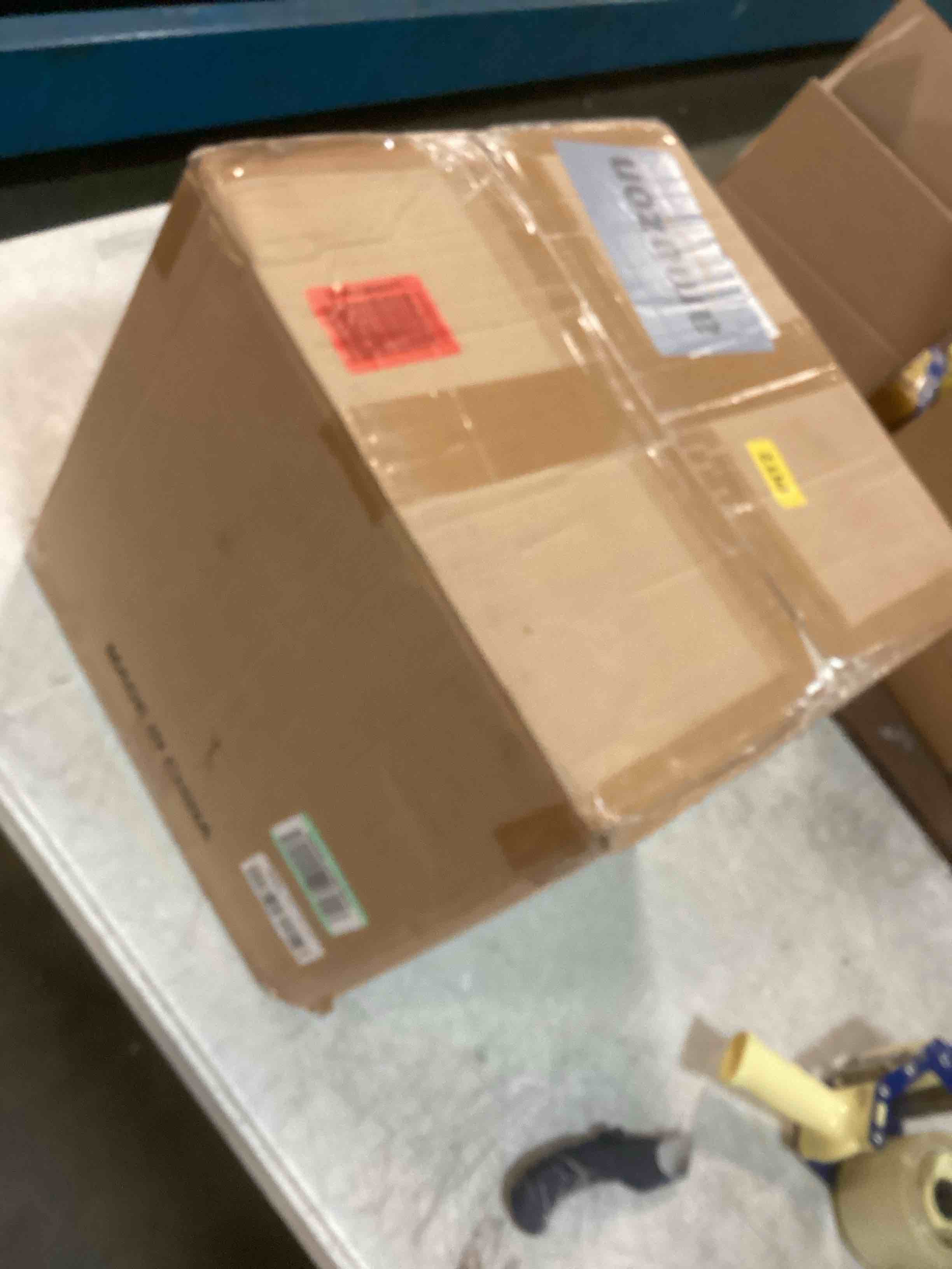 https://s3.amazonaws.com/lotting-images-prod/bidfta/BLU5714760_1714566484317.jpeg