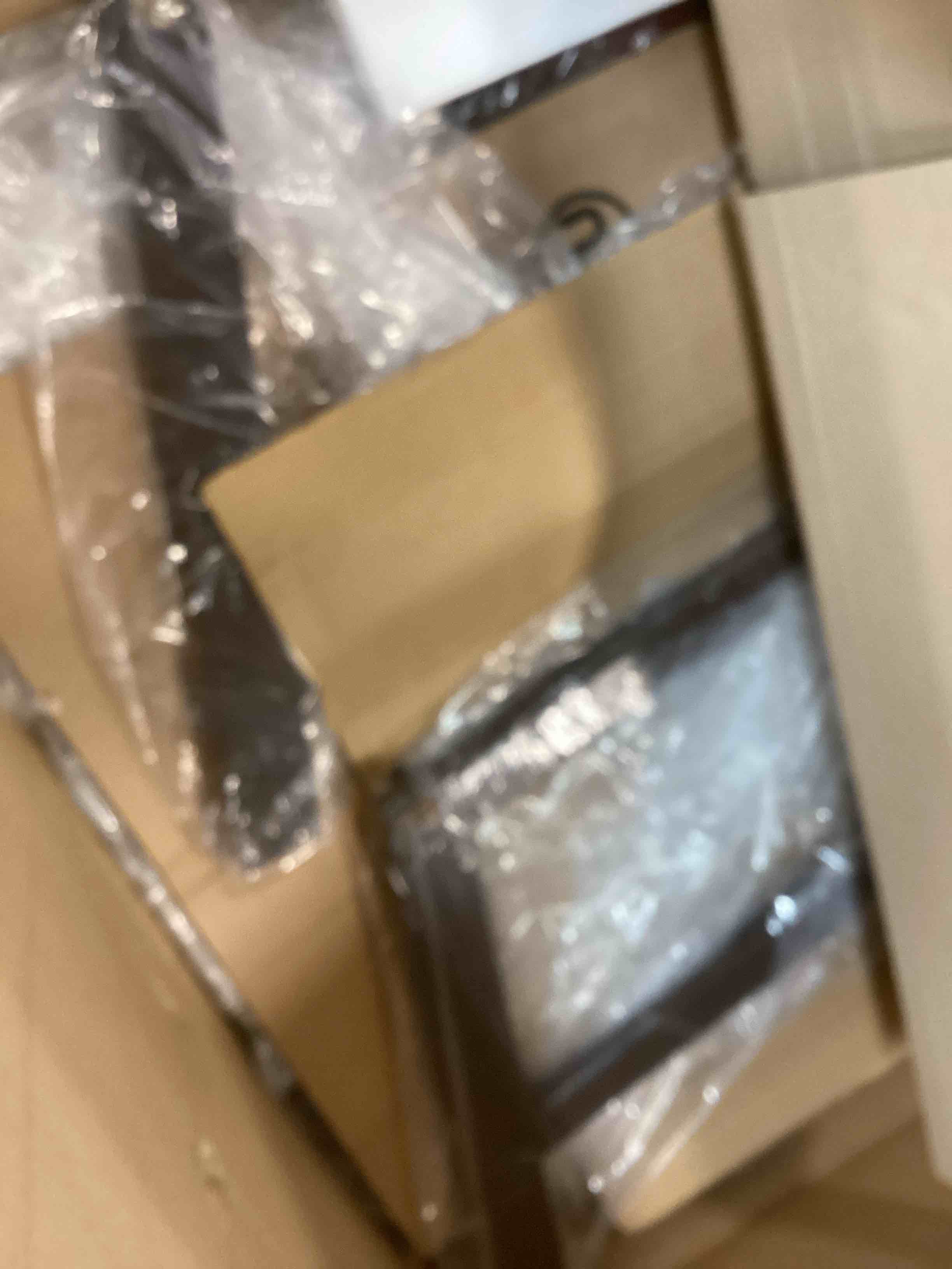https://s3.amazonaws.com/lotting-images-prod/bidfta/BLU5714836_1714575500285.jpeg