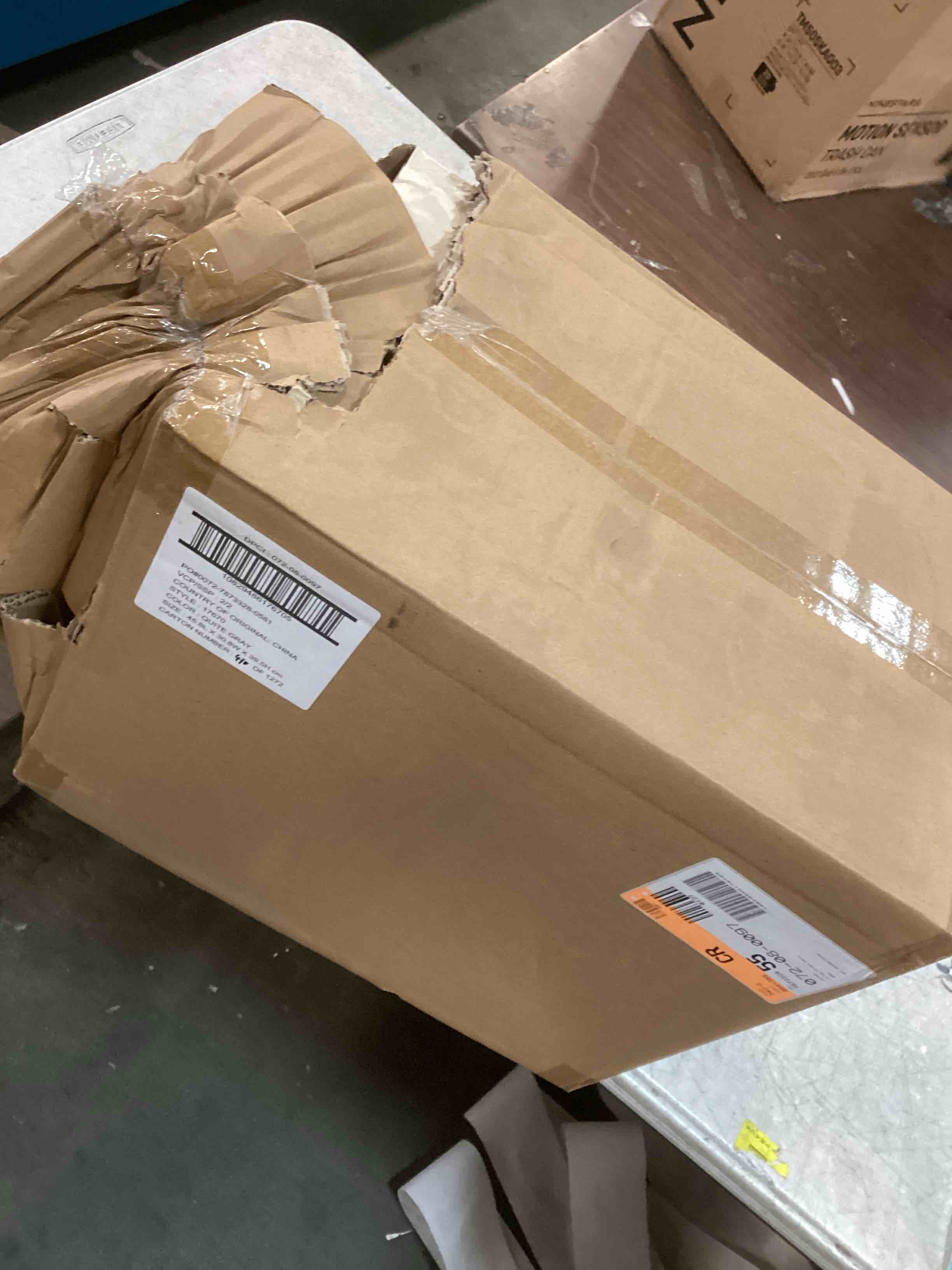 https://s3.amazonaws.com/lotting-images-prod/bidfta/BLU5714933_1714586102810.jpeg