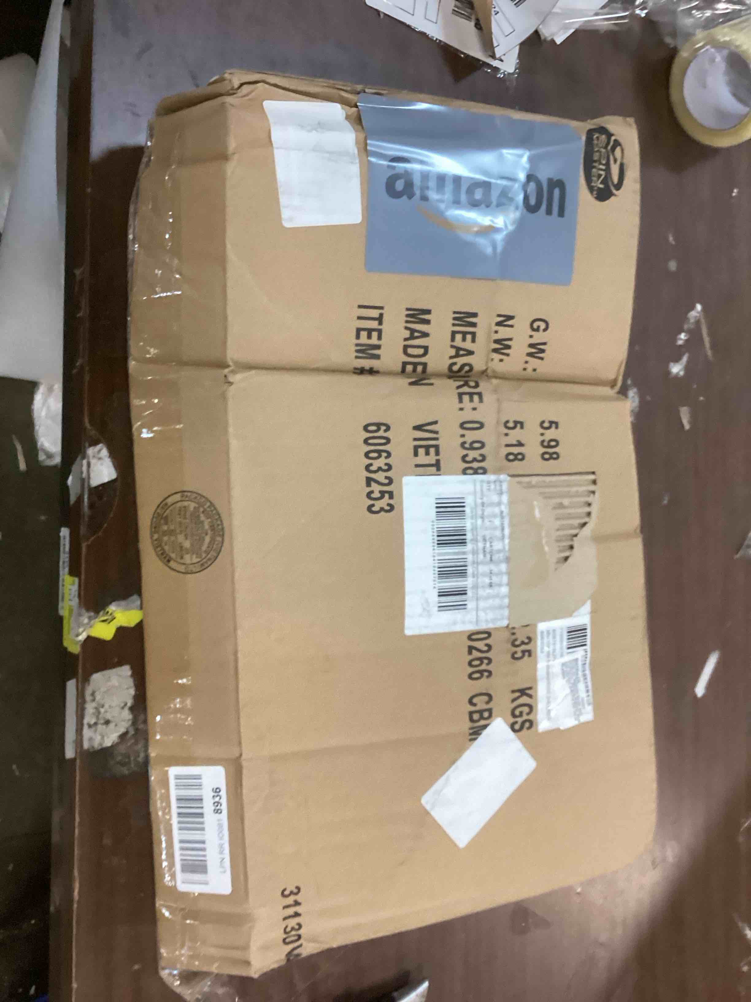 https://s3.amazonaws.com/lotting-images-prod/bidfta/BLU5715088_1714656333909.jpeg