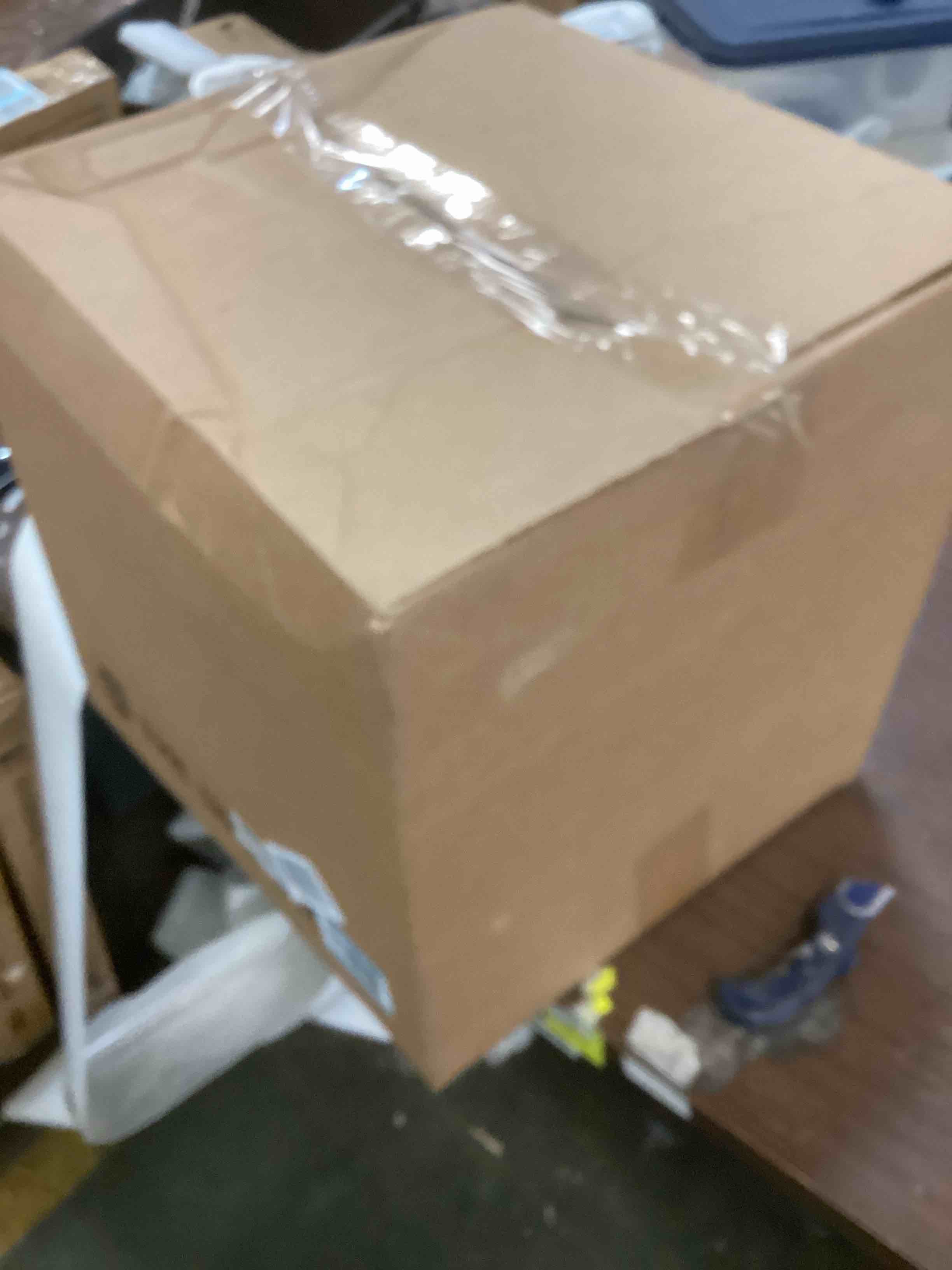 https://s3.amazonaws.com/lotting-images-prod/bidfta/BLU5715121_1714660483062.jpeg