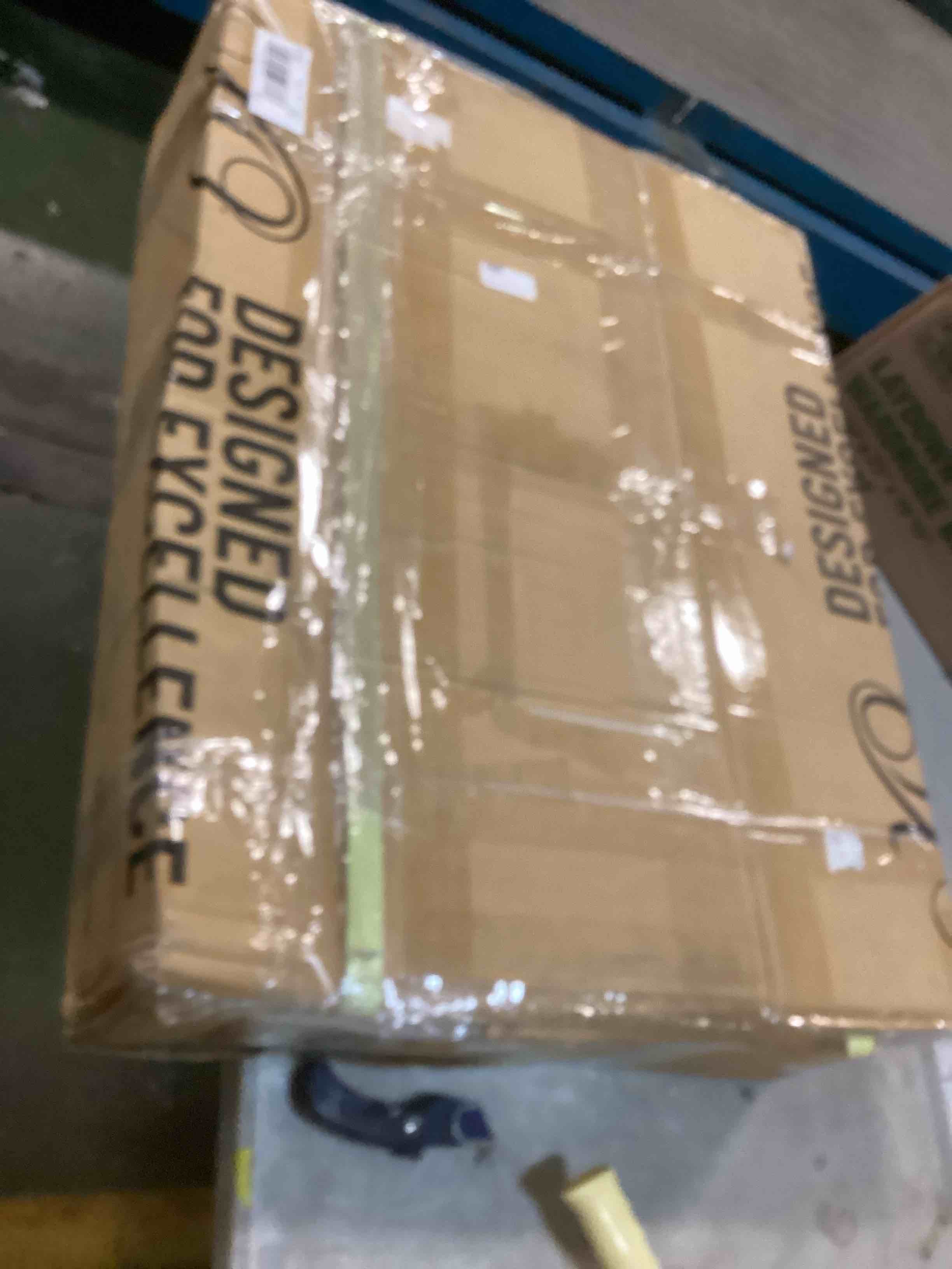 https://s3.amazonaws.com/lotting-images-prod/bidfta/BLU5715308_1714741542680.jpeg