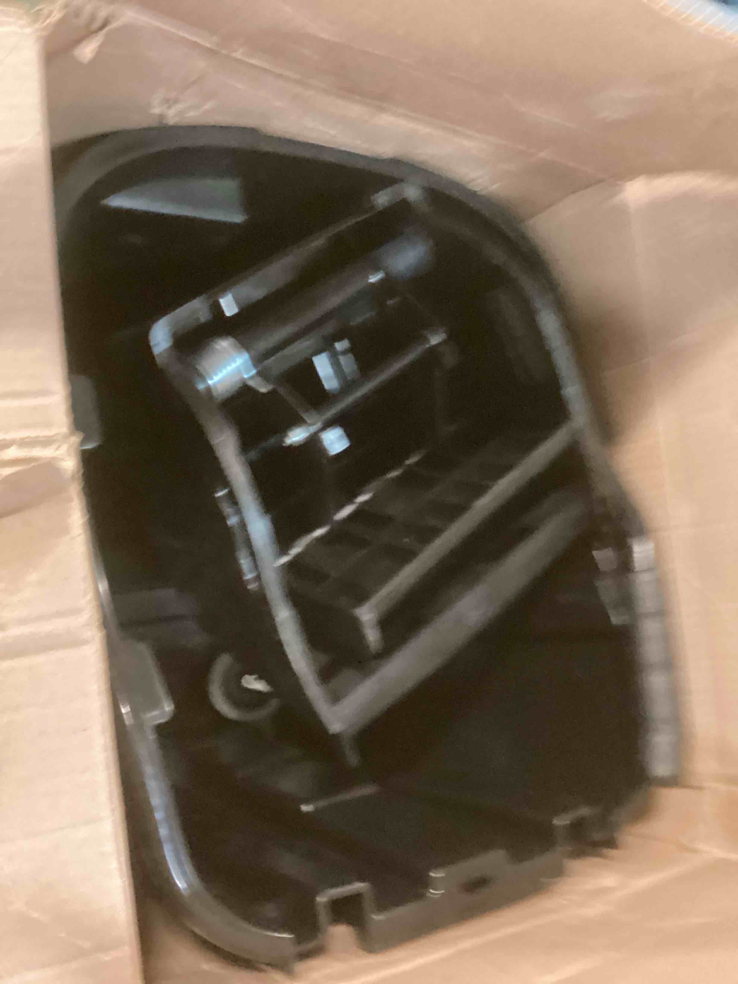 https://s3.amazonaws.com/lotting-images-prod/bidfta/BLU5715394_1714752449478.jpeg