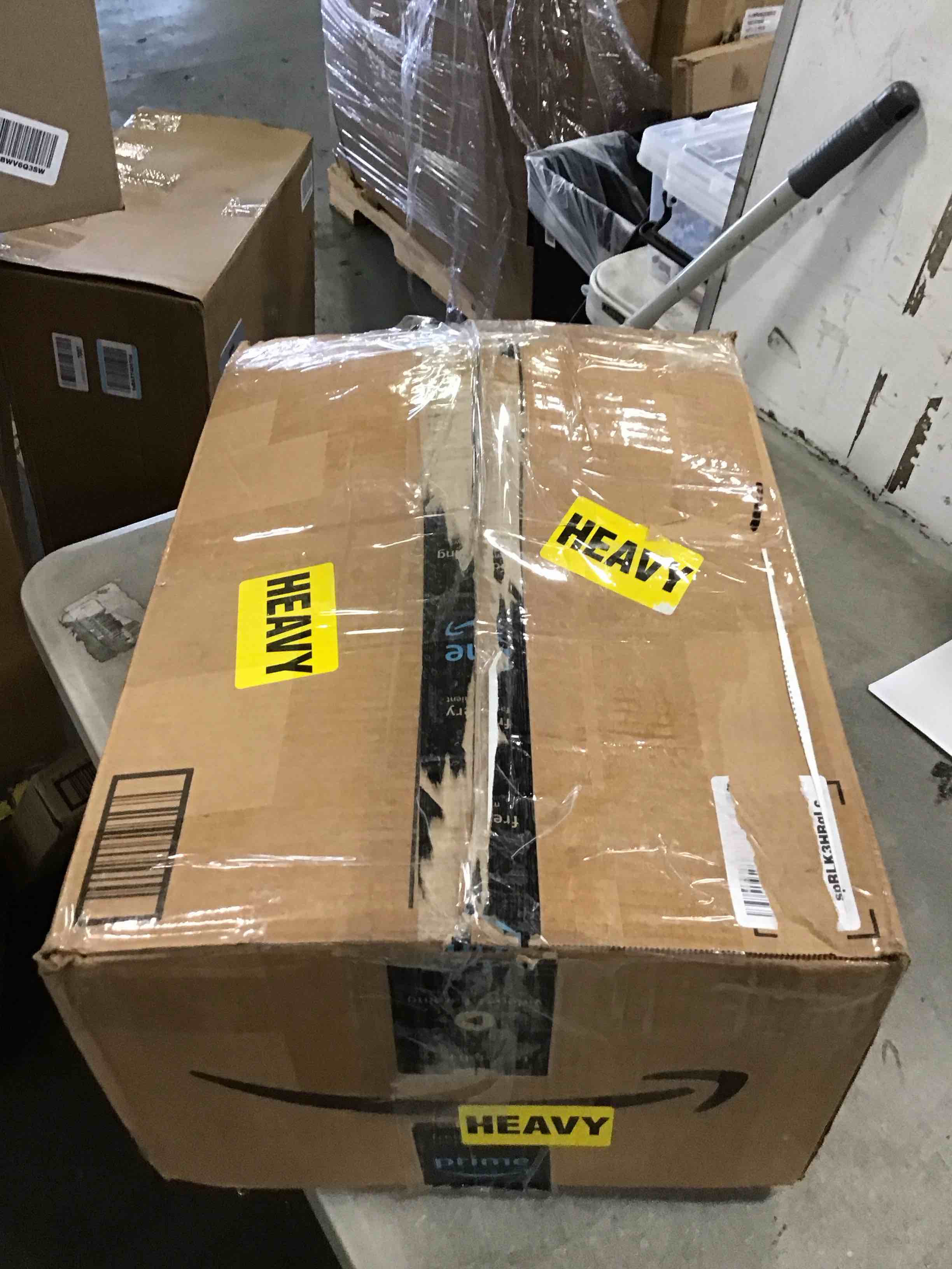 https://s3.amazonaws.com/lotting-images-prod/bidfta/BLU5715592_1714319815655.jpeg
