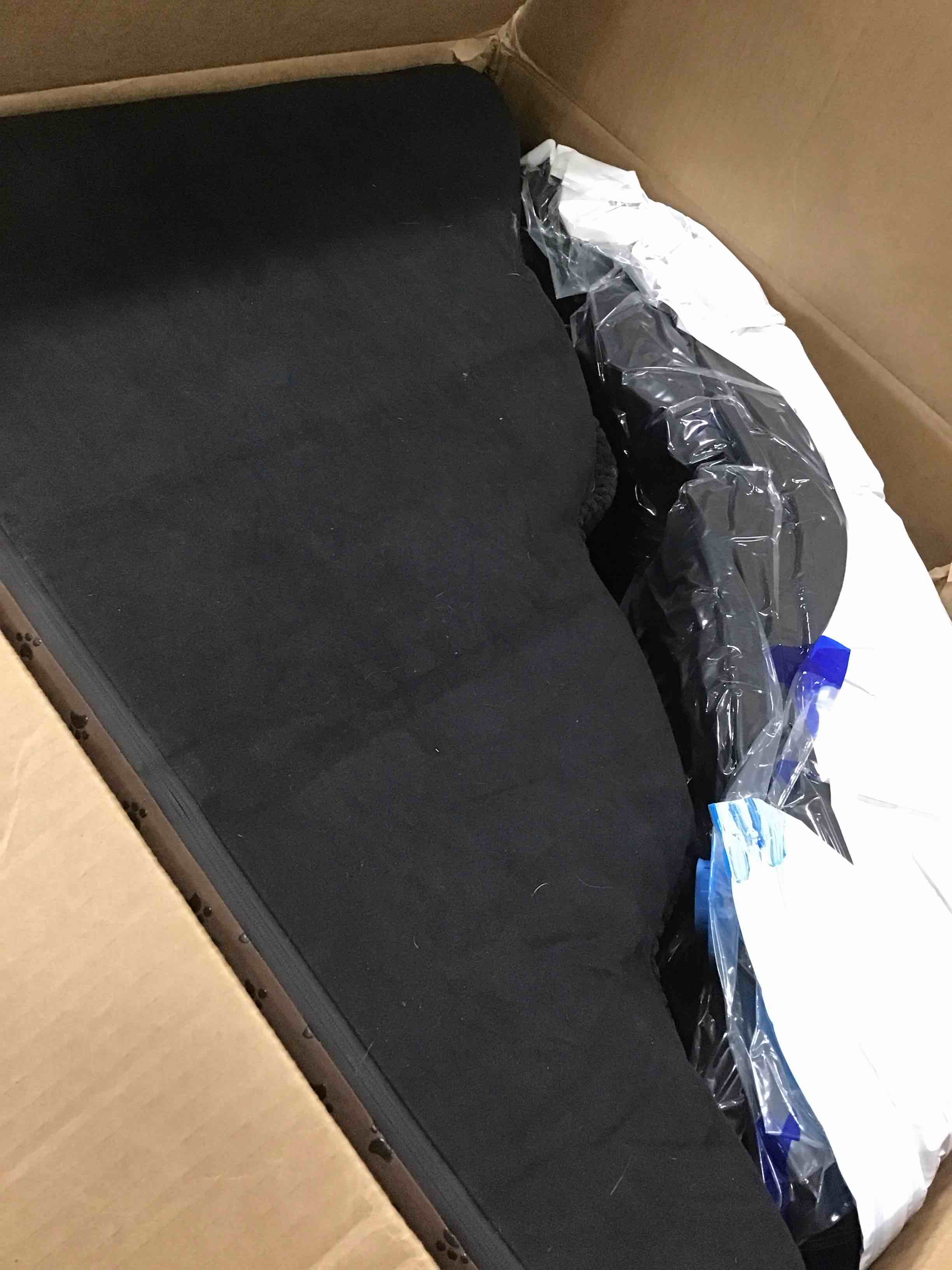 https://s3.amazonaws.com/lotting-images-prod/bidfta/BLU5715653_1714391781124.jpeg