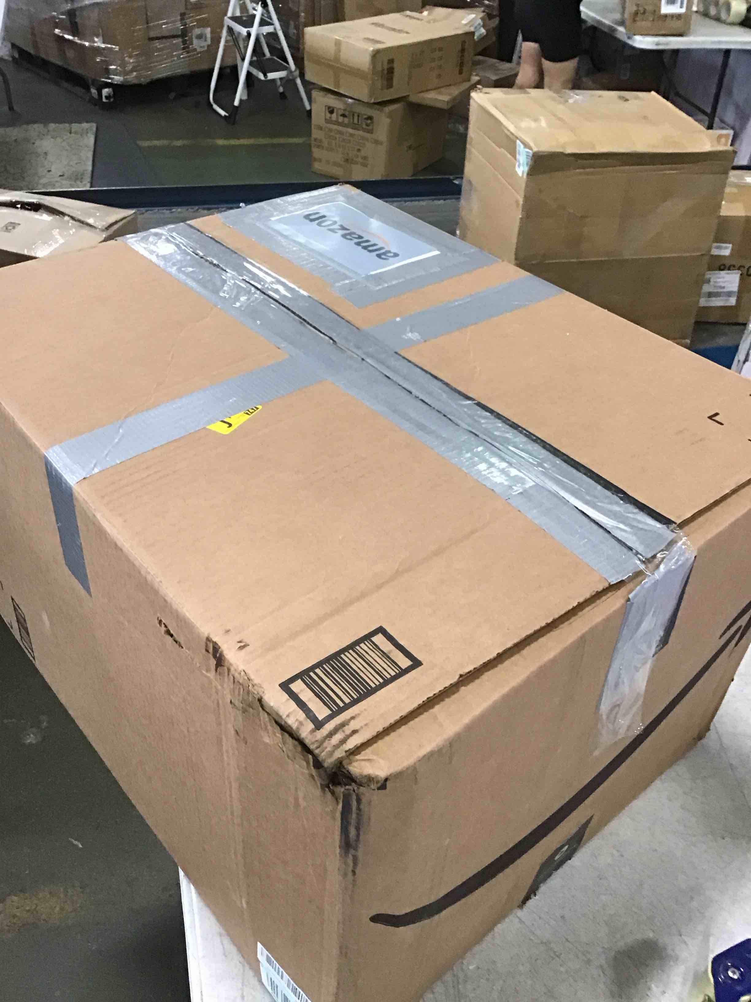 https://s3.amazonaws.com/lotting-images-prod/bidfta/BLU5715653_1714391797653.jpeg