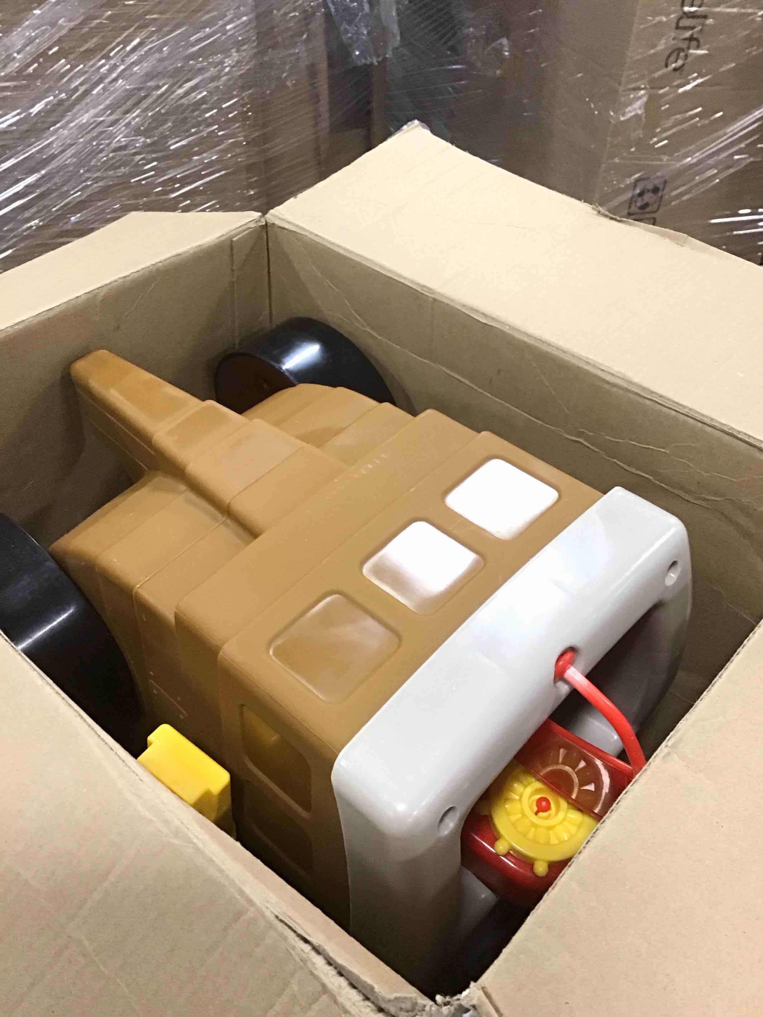 https://s3.amazonaws.com/lotting-images-prod/bidfta/BLU5715889_1714475124176.jpeg