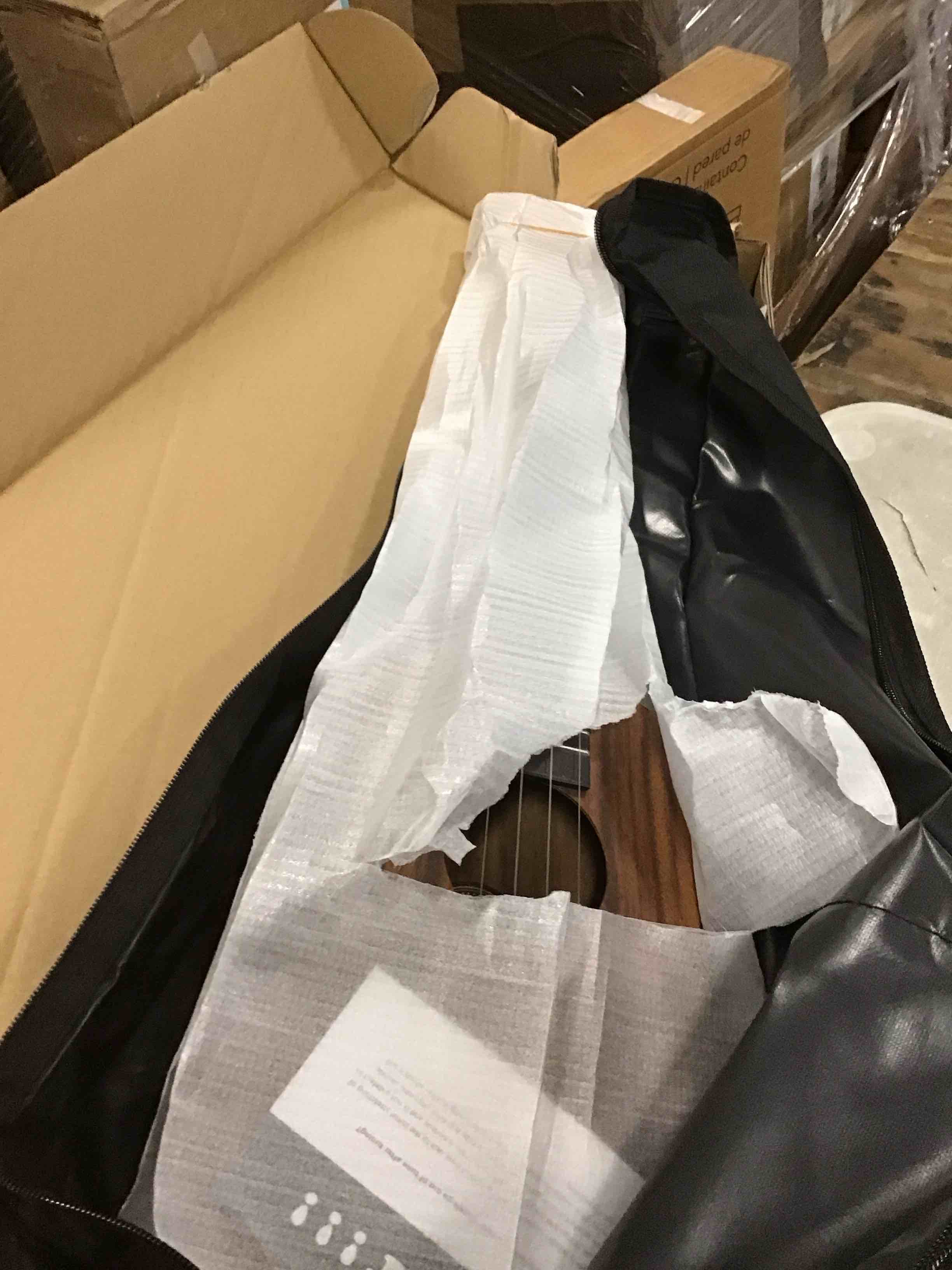 https://s3.amazonaws.com/lotting-images-prod/bidfta/BLU5715972_1714484759810.jpeg