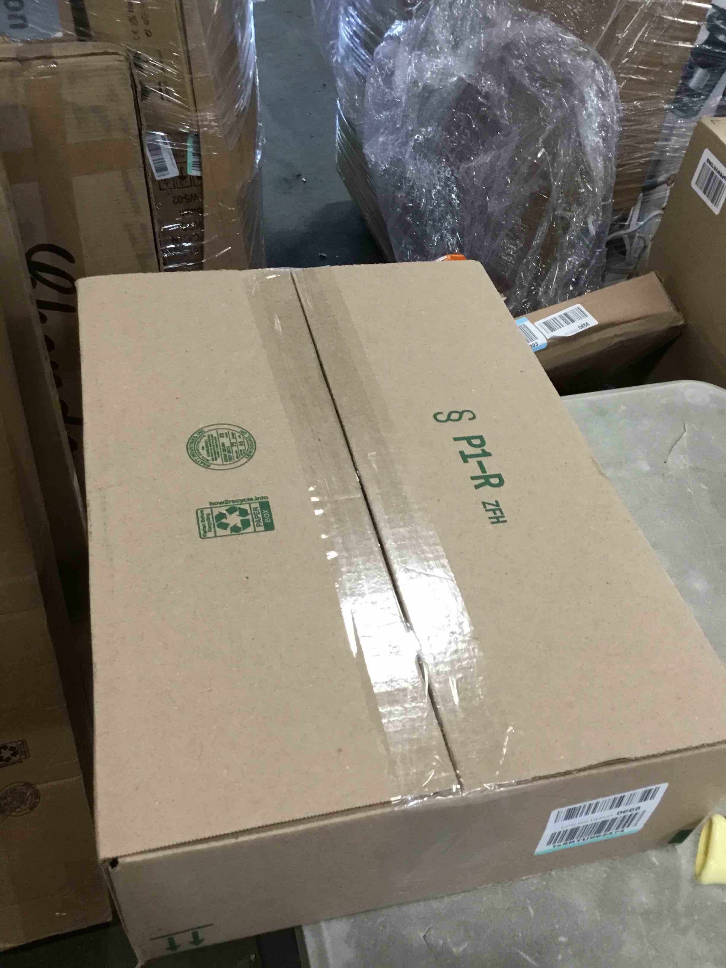 https://s3.amazonaws.com/lotting-images-prod/bidfta/BLU5716104_1714506612167.jpeg