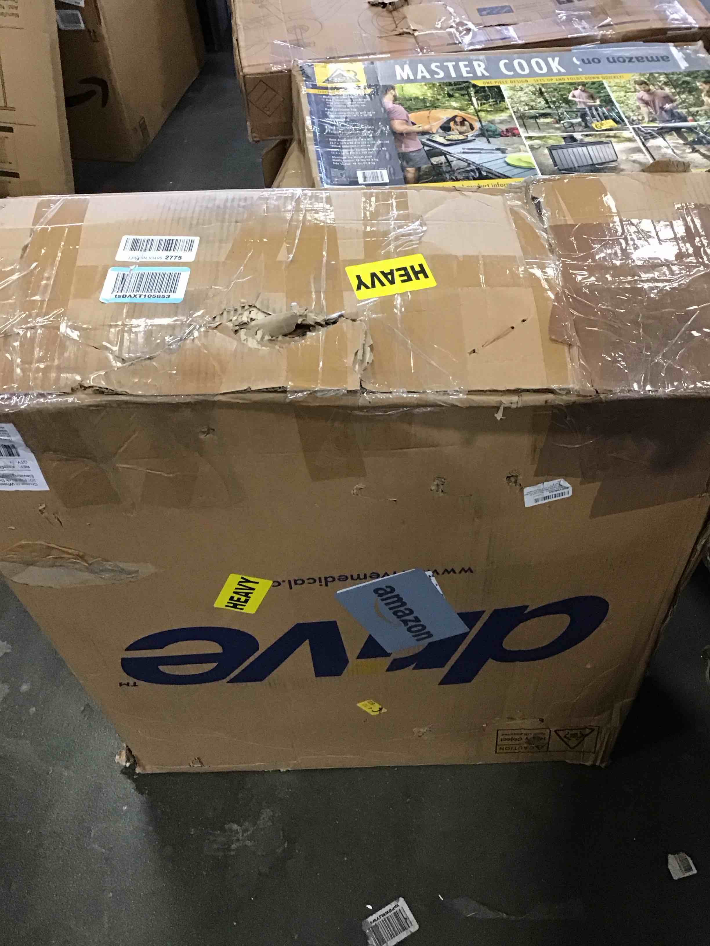https://s3.amazonaws.com/lotting-images-prod/bidfta/BLU5716211_1714571408467.jpeg