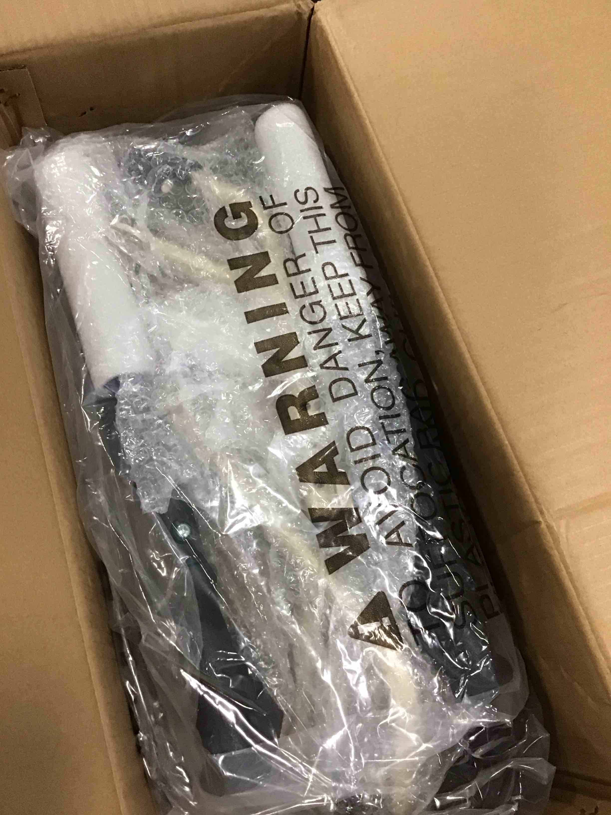 https://s3.amazonaws.com/lotting-images-prod/bidfta/BLU5716459_1714740755098.jpeg