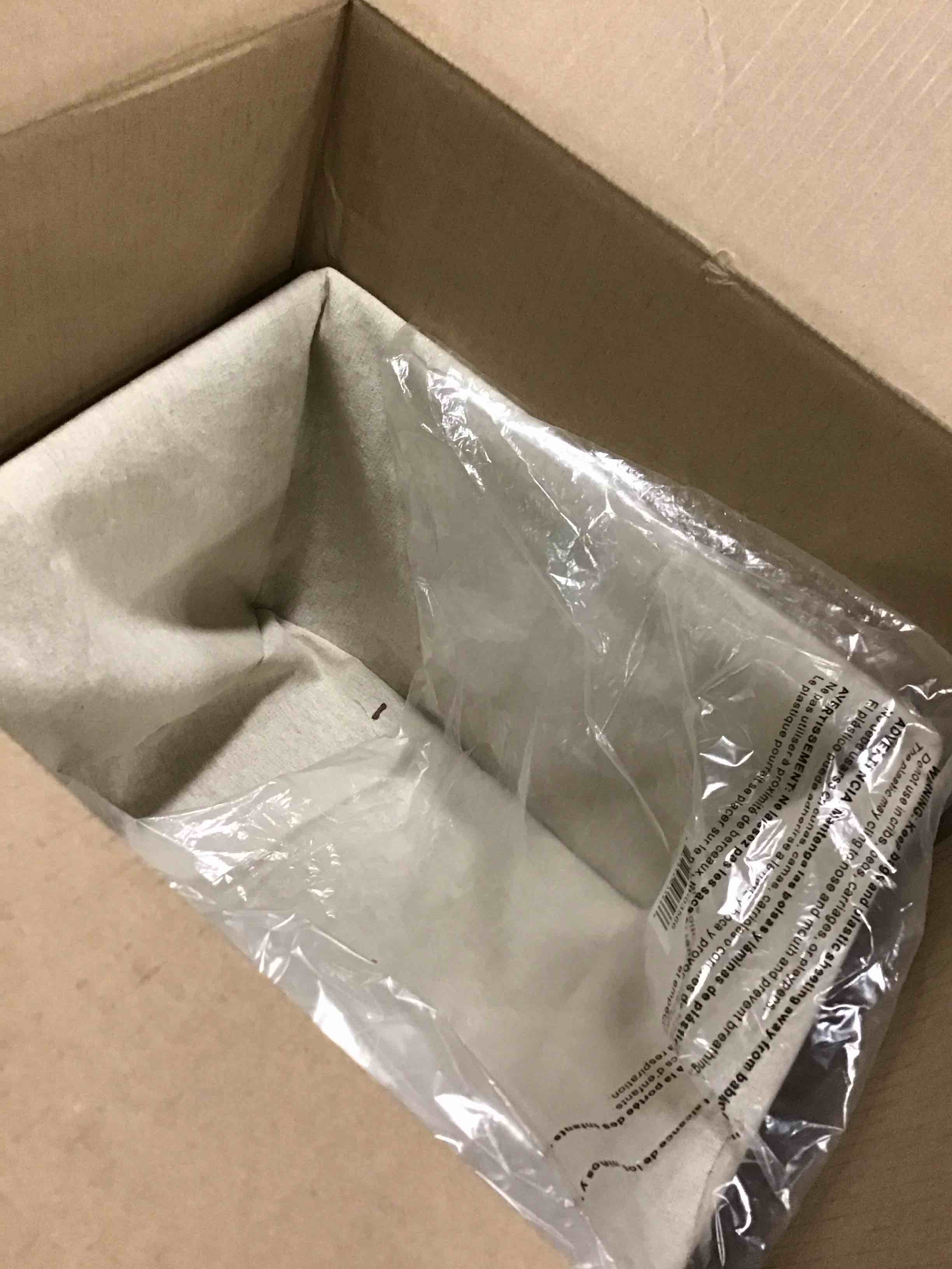 https://s3.amazonaws.com/lotting-images-prod/bidfta/BLU5716478_1714742623597.jpeg