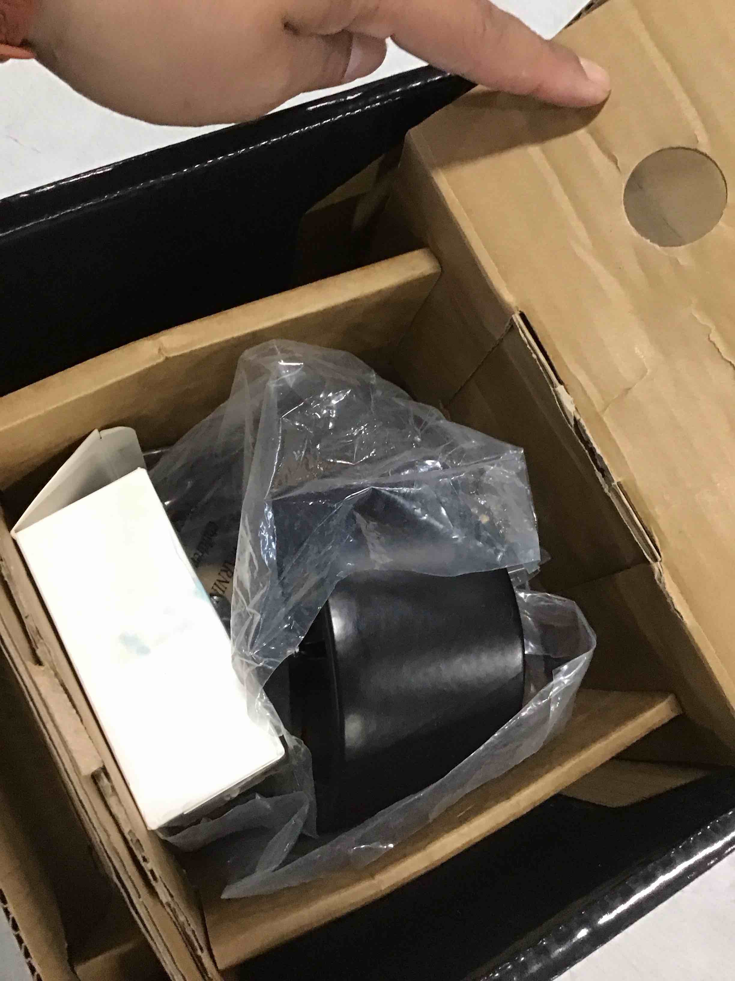 https://s3.amazonaws.com/lotting-images-prod/bidfta/BLU5716501_1714744342698.jpeg