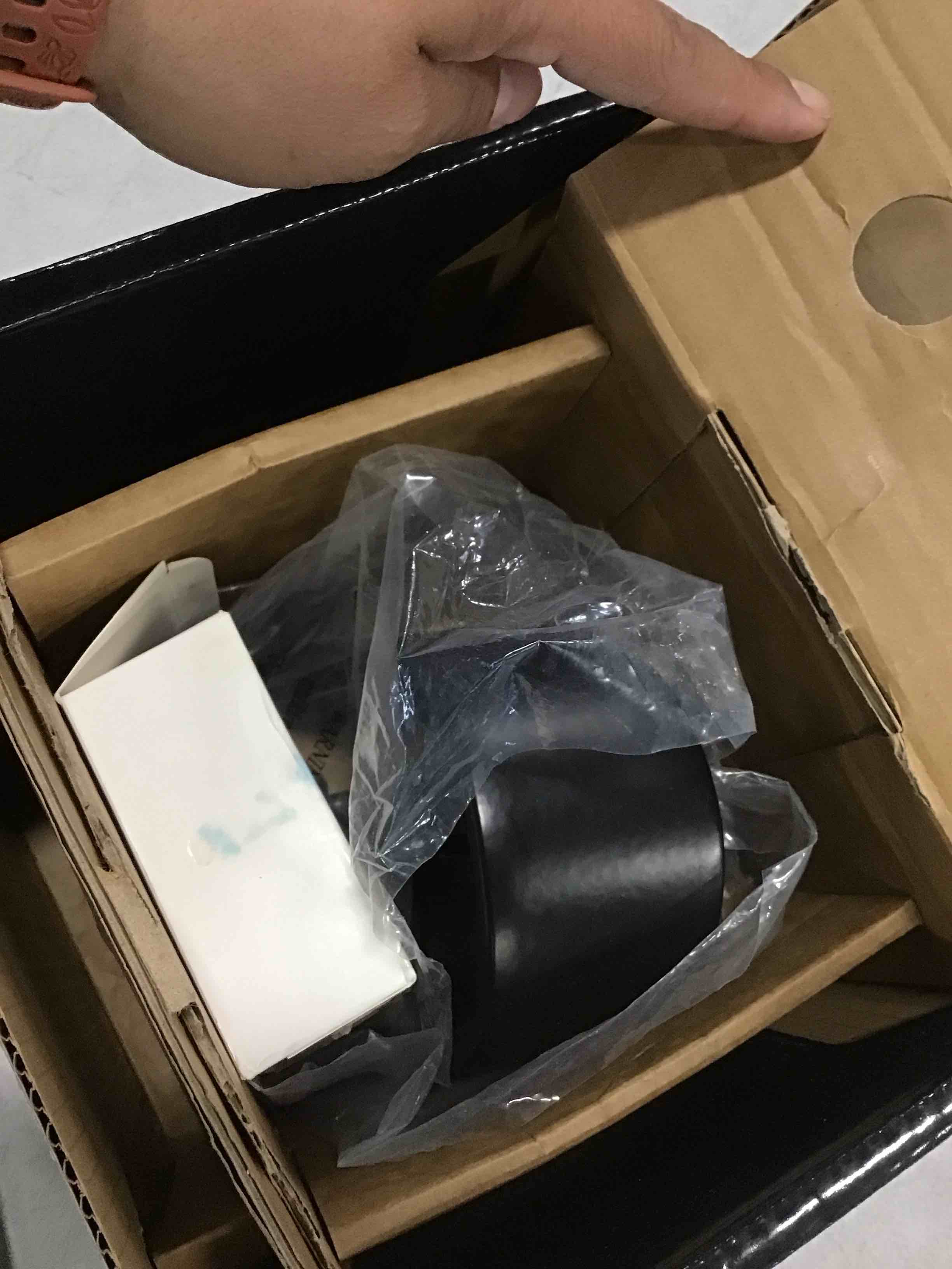 https://s3.amazonaws.com/lotting-images-prod/bidfta/BLU5716501_1714744343893.jpeg