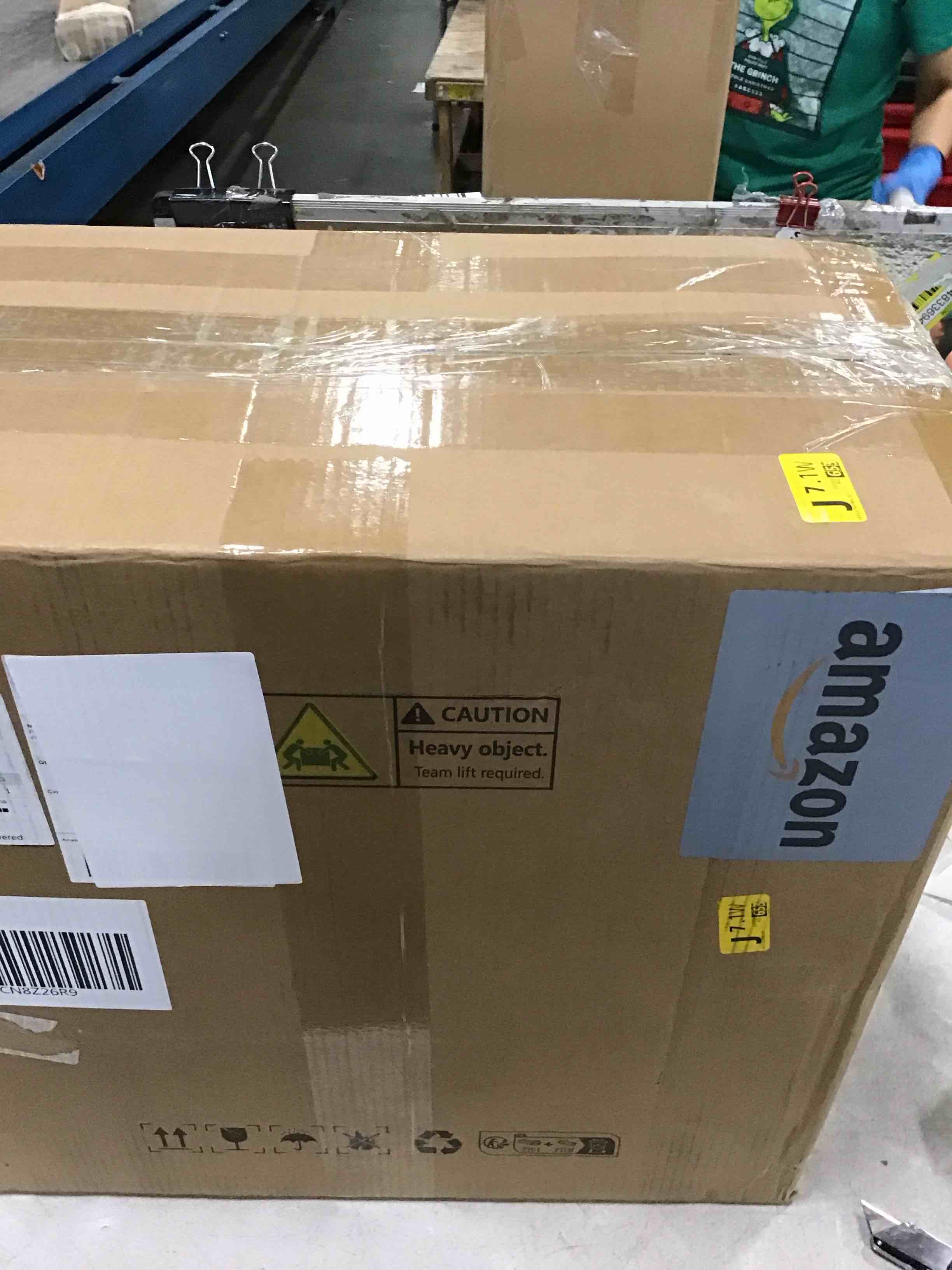 https://s3.amazonaws.com/lotting-images-prod/bidfta/BLU5716514_1714746578949.jpeg