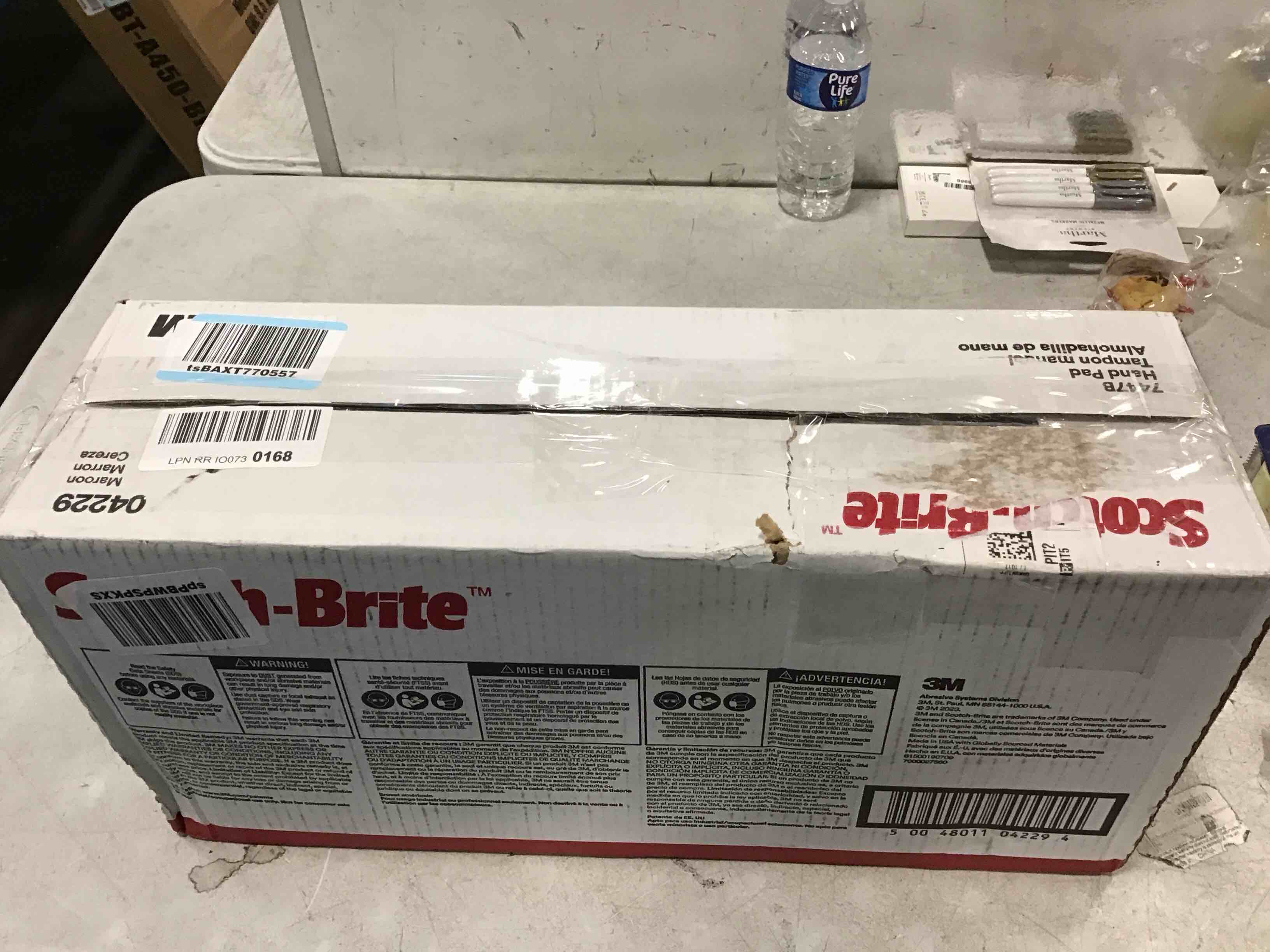 https://s3.amazonaws.com/lotting-images-prod/bidfta/BLU5716746_1714761433969.jpeg
