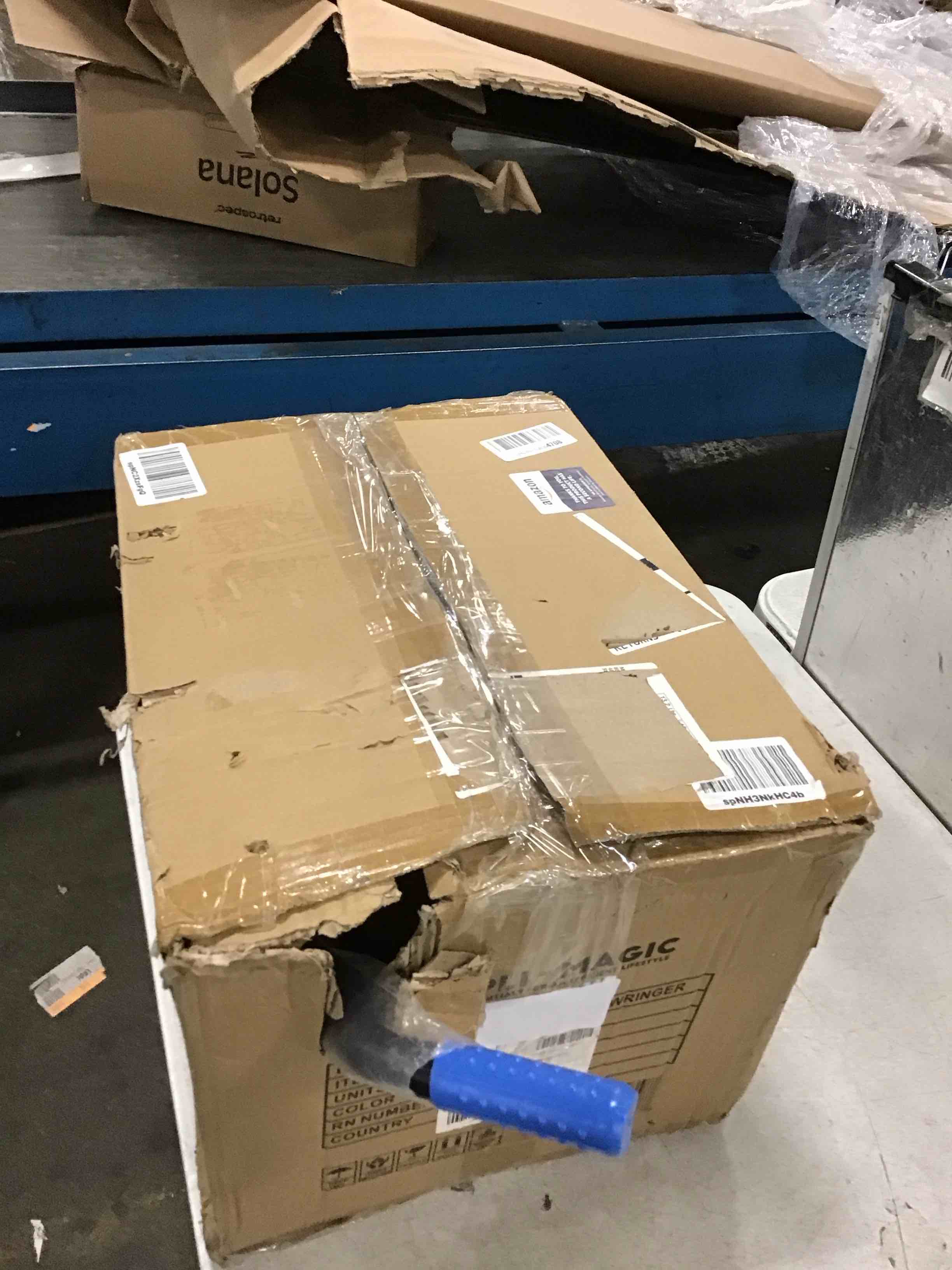 https://s3.amazonaws.com/lotting-images-prod/bidfta/BLU5716772_1714764957029.jpeg