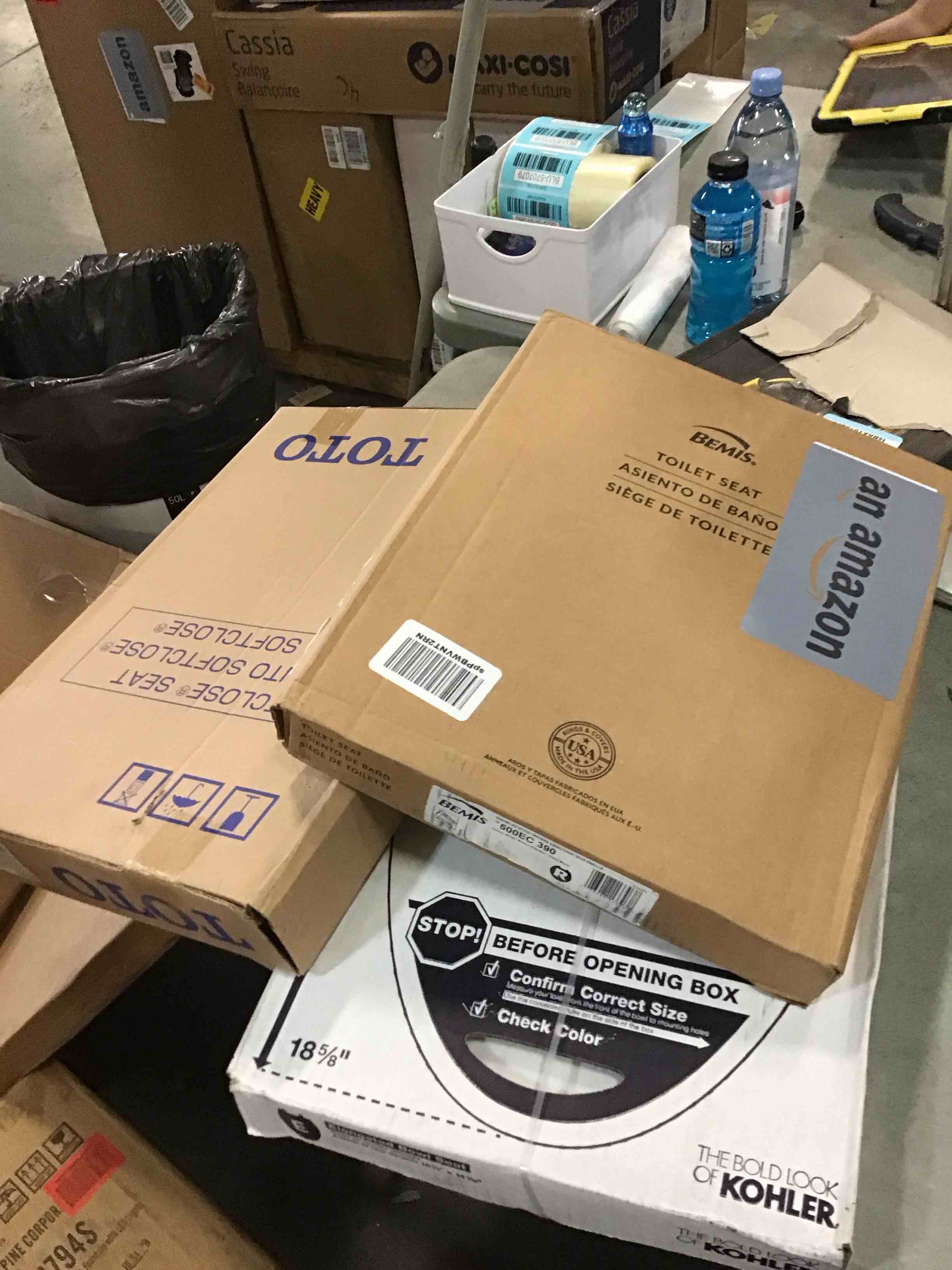 Assortment of Round Bowl Seats, fits all round toilets, different styles and different sizes, from different brands,