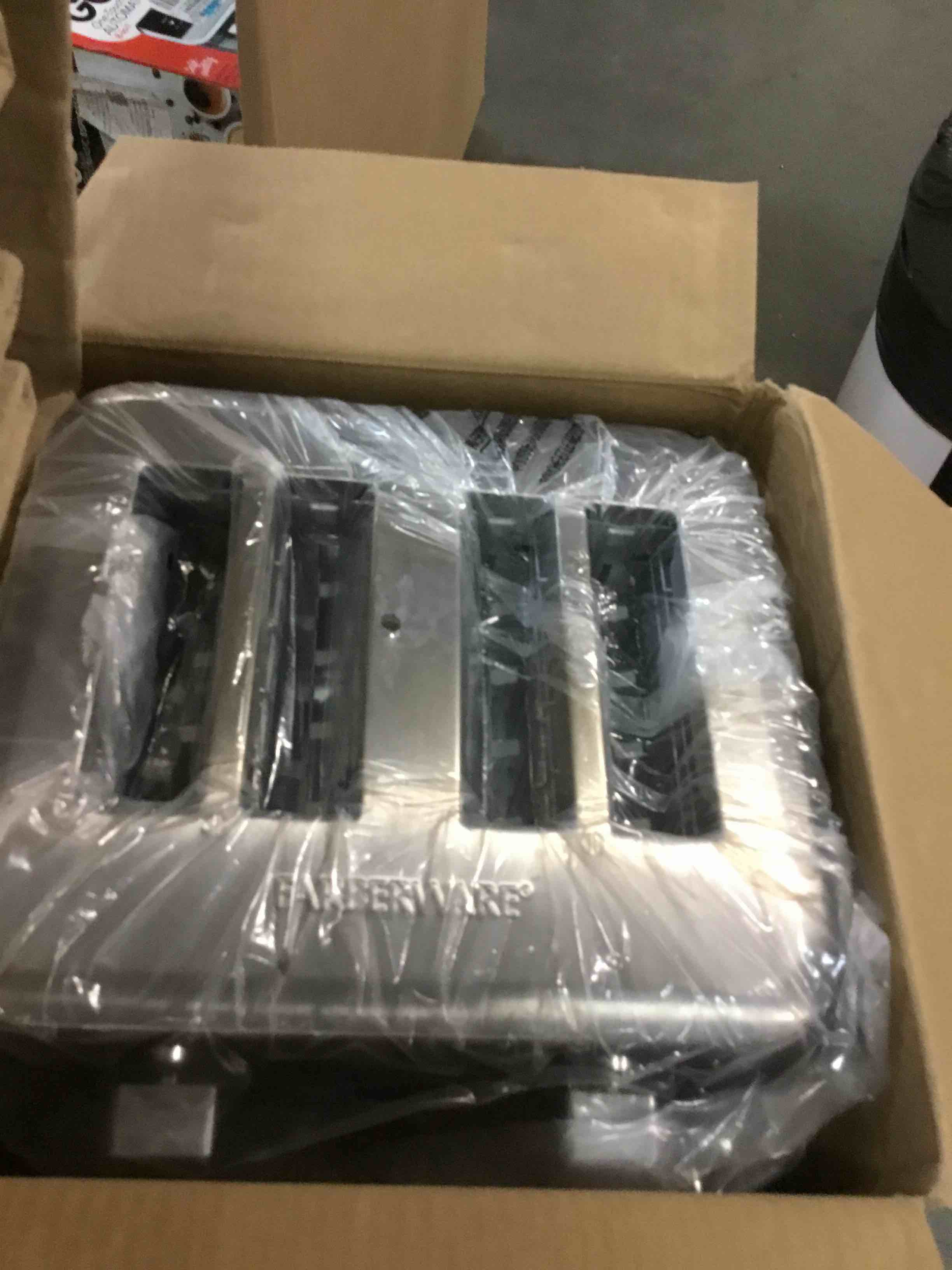 https://s3.amazonaws.com/lotting-images-prod/bidfta/BLU5716937_1715102184492.jpeg