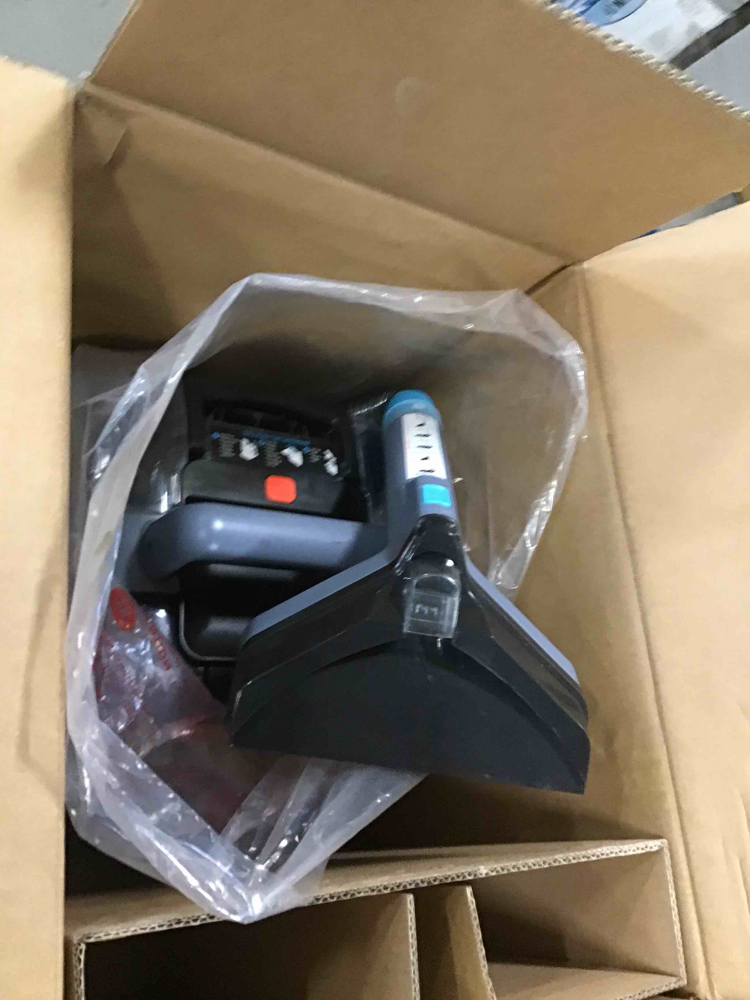https://s3.amazonaws.com/lotting-images-prod/bidfta/BLU5717535_1714485331082.jpeg