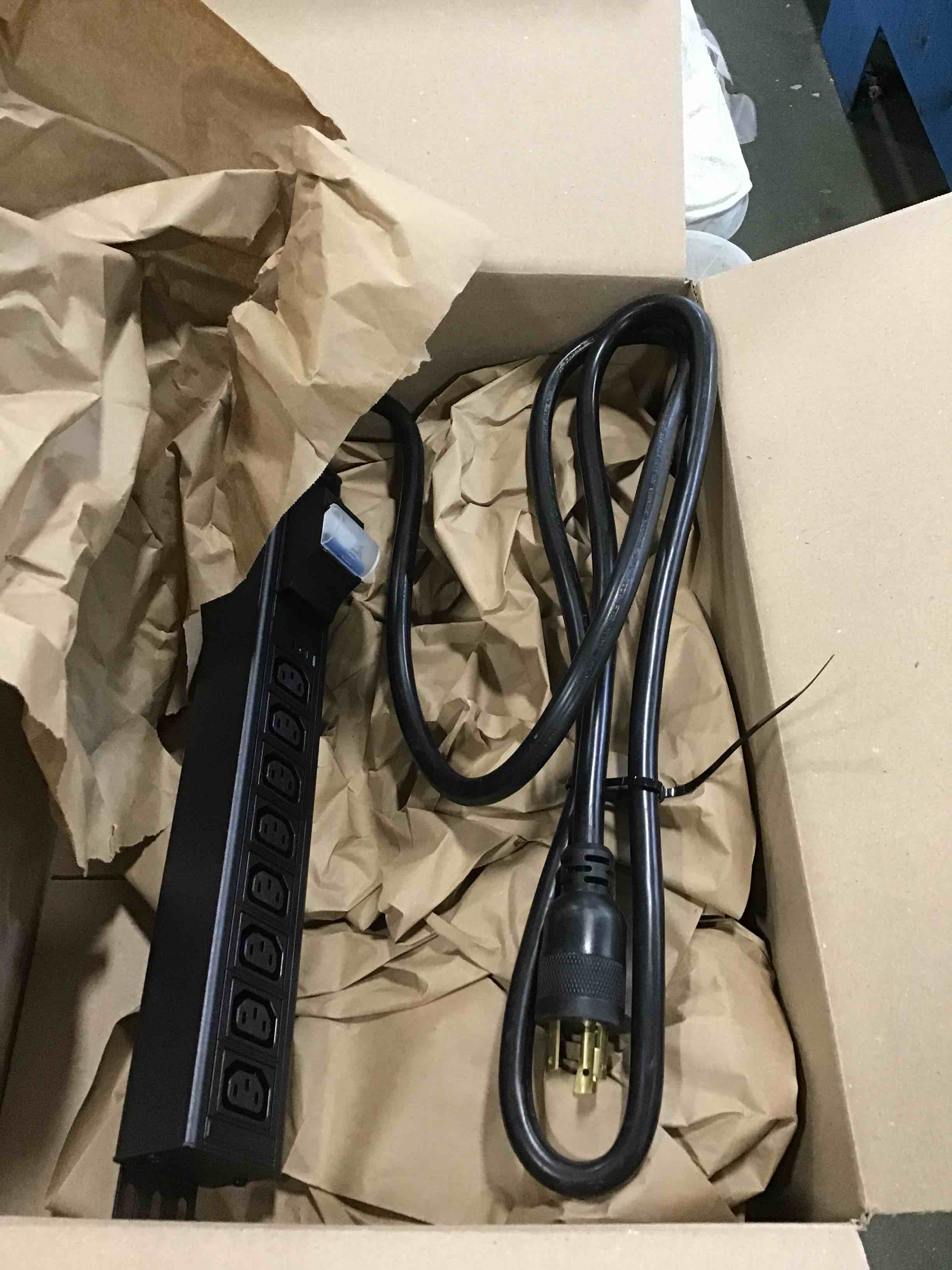 https://s3.amazonaws.com/lotting-images-prod/bidfta/BLU5717709_1714505749652.jpeg