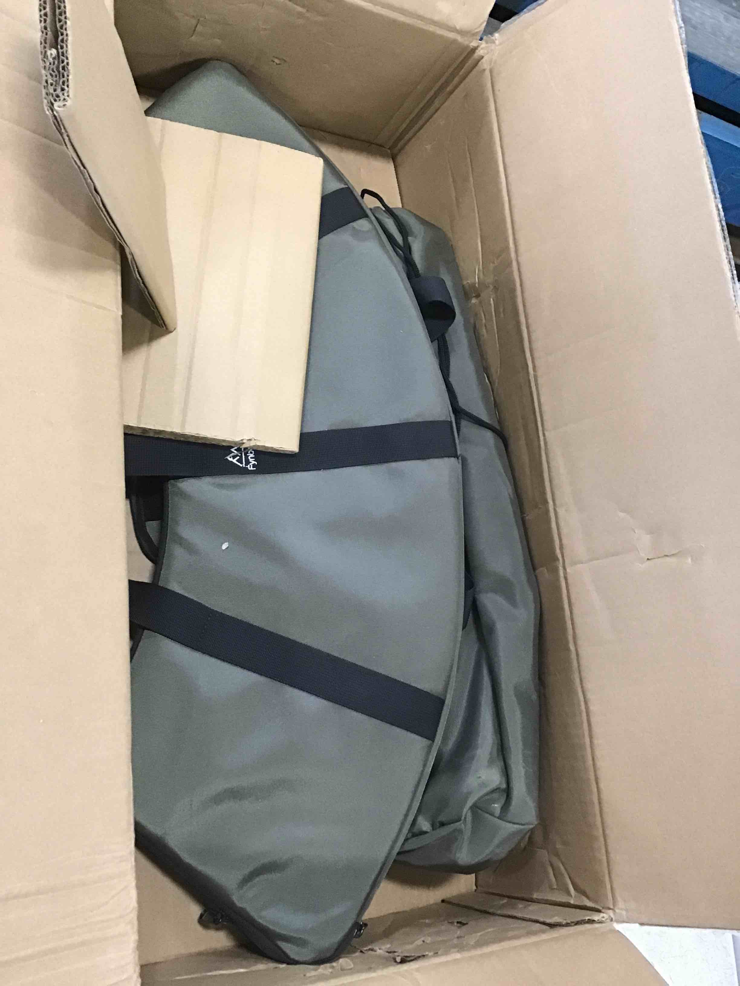 https://s3.amazonaws.com/lotting-images-prod/bidfta/BLU5717881_1714587859560.jpeg