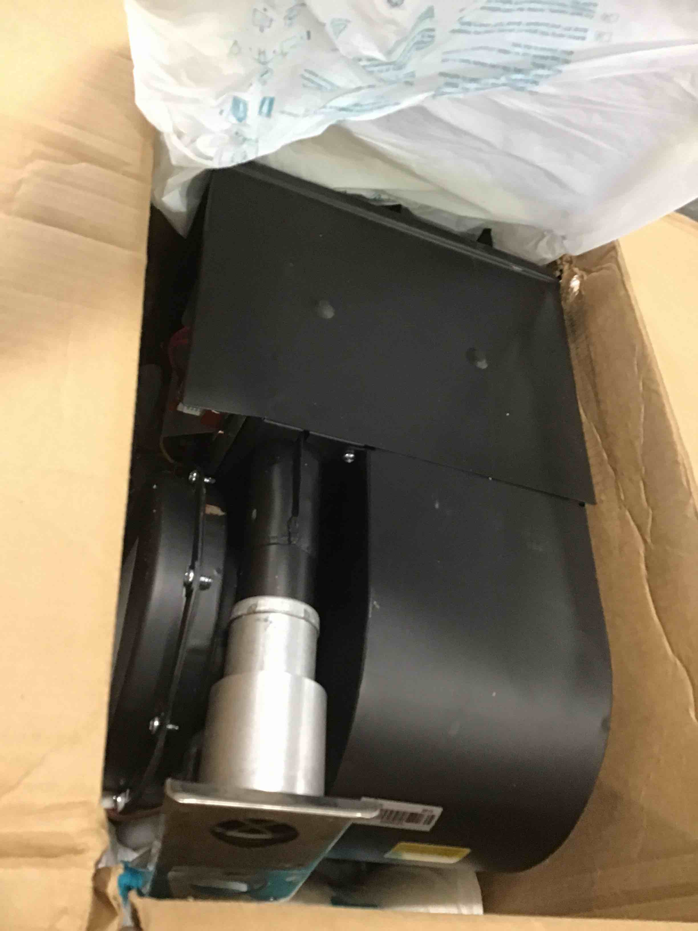 https://s3.amazonaws.com/lotting-images-prod/bidfta/BLU5717930_1714593026466.jpeg