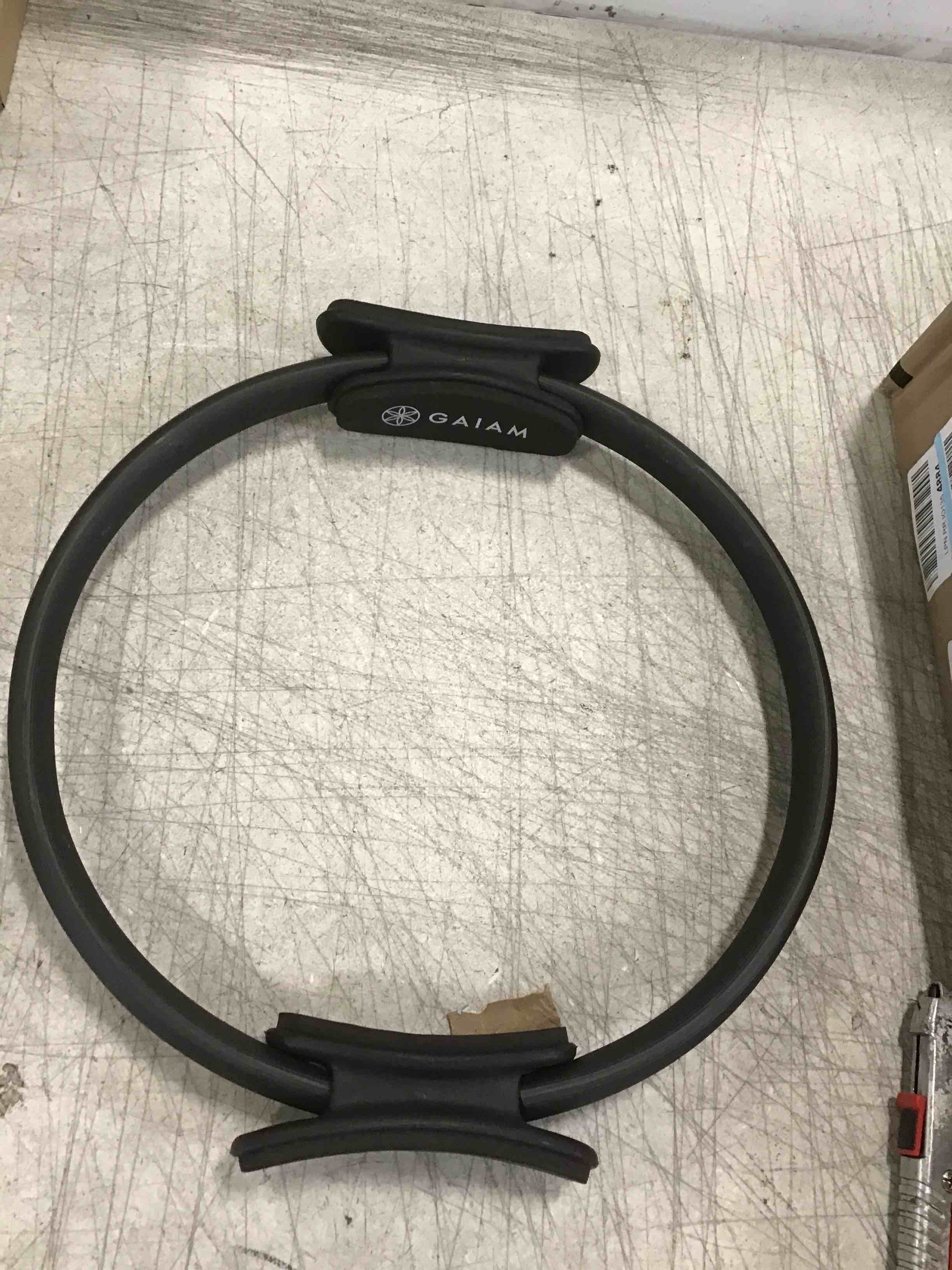 https://s3.amazonaws.com/lotting-images-prod/bidfta/BLU5718106_1714666743343.jpeg
