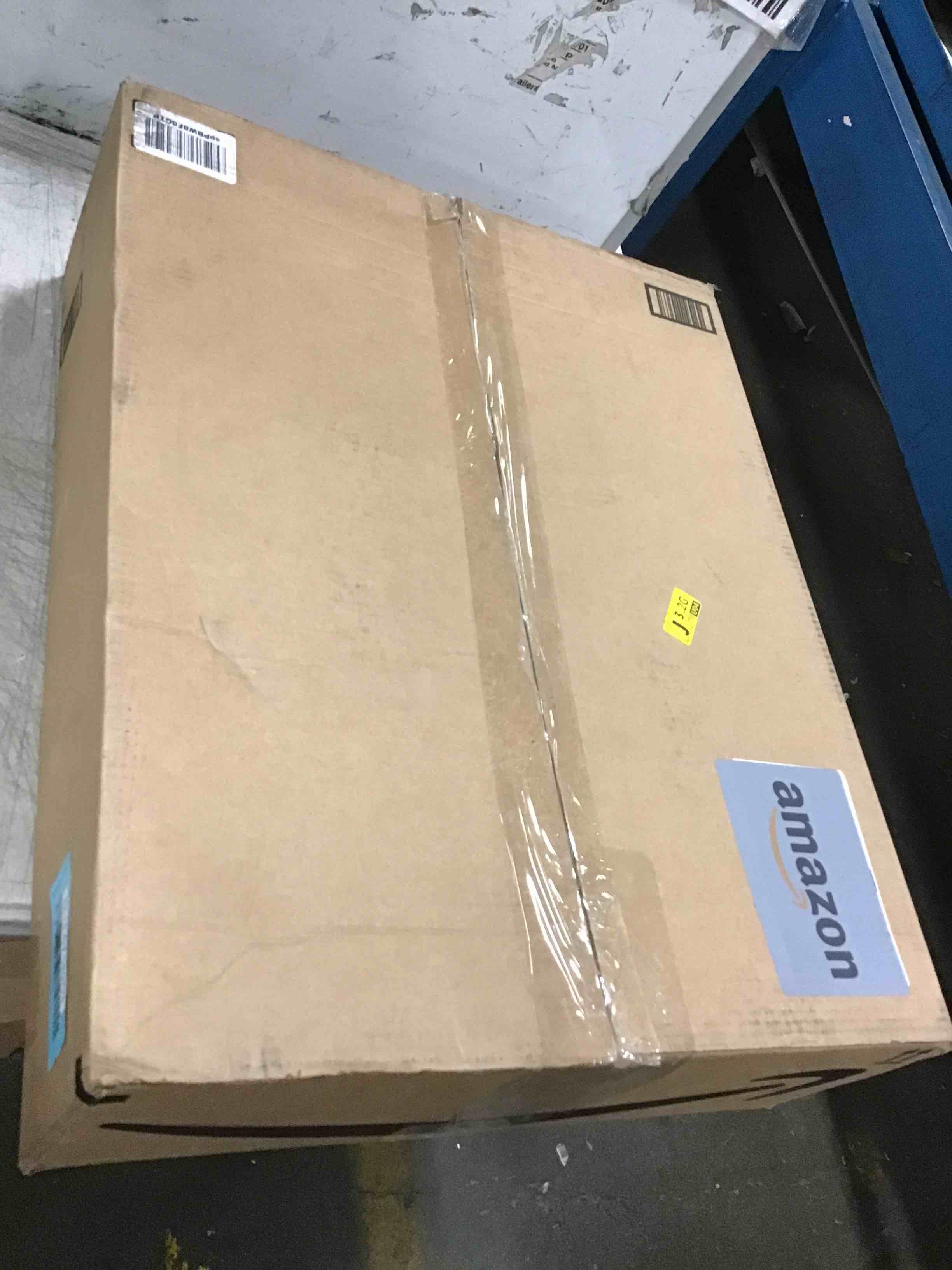 https://s3.amazonaws.com/lotting-images-prod/bidfta/BLU5718203_1714735584695.jpeg