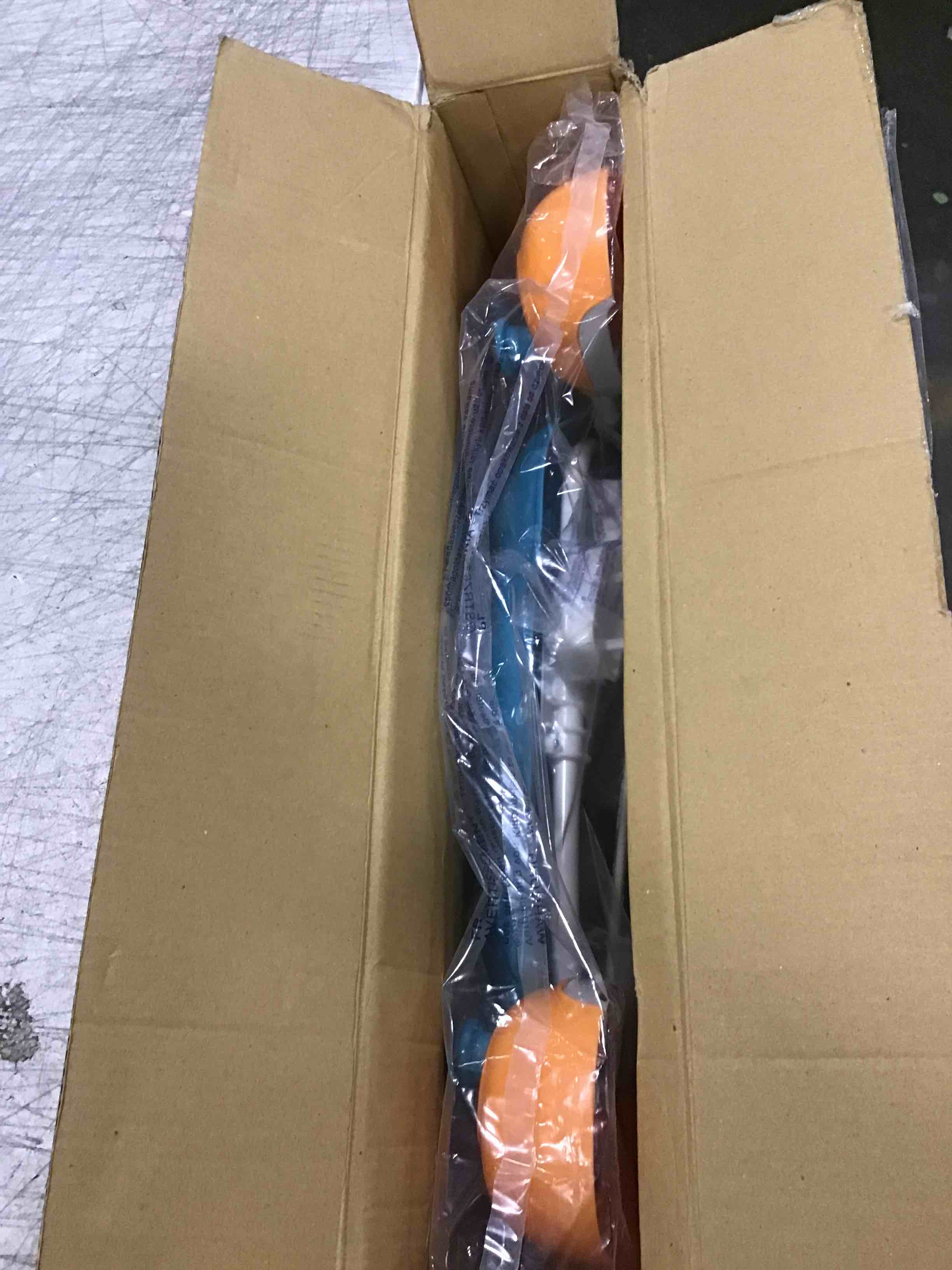 https://s3.amazonaws.com/lotting-images-prod/bidfta/BLU5718262_1714741483288.jpeg